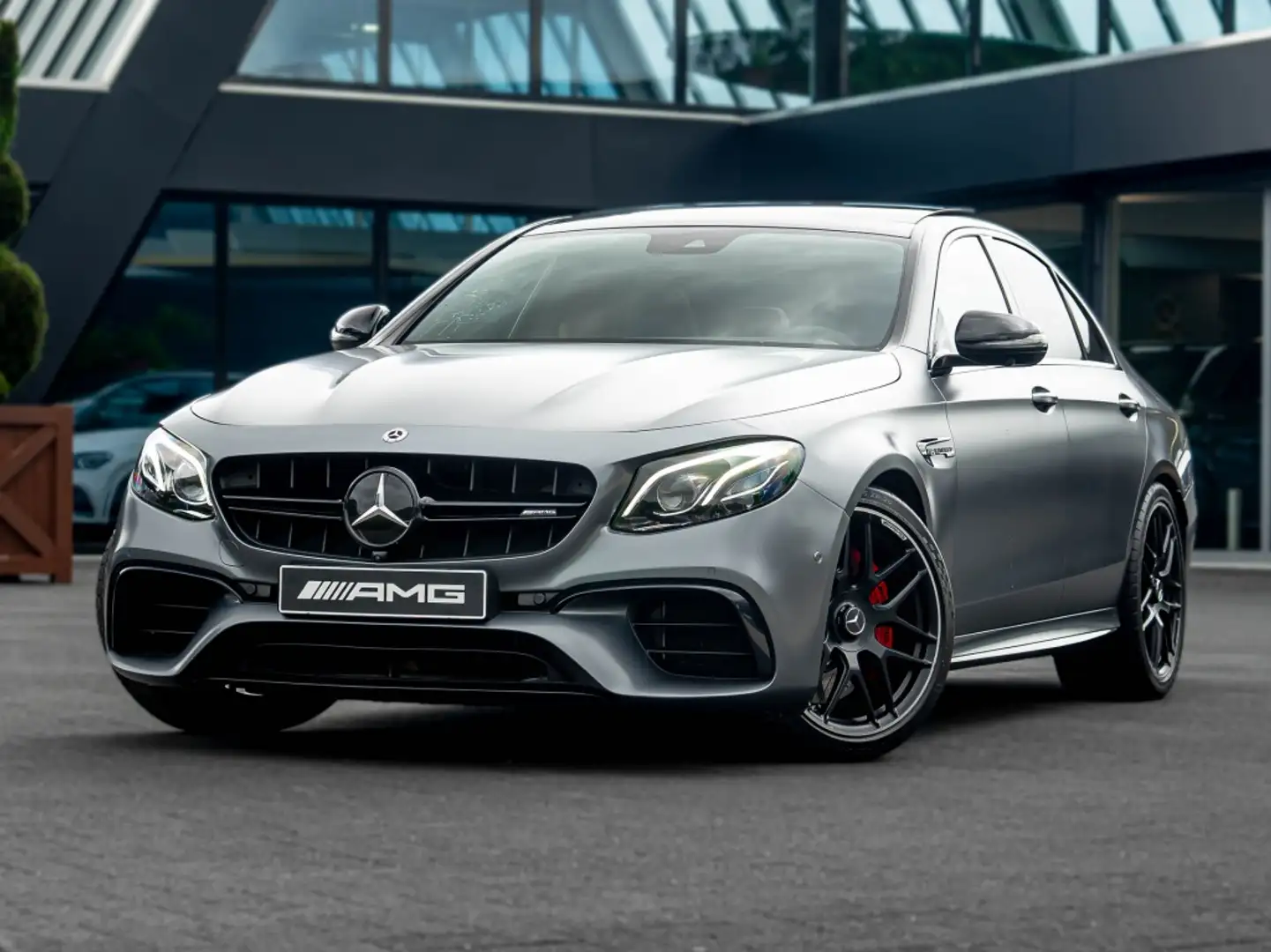 Mercedes-Benz E 63 AMG E S 4Matic+ Edition 1 | AMG Perfomance stoelen | P Grau - 1