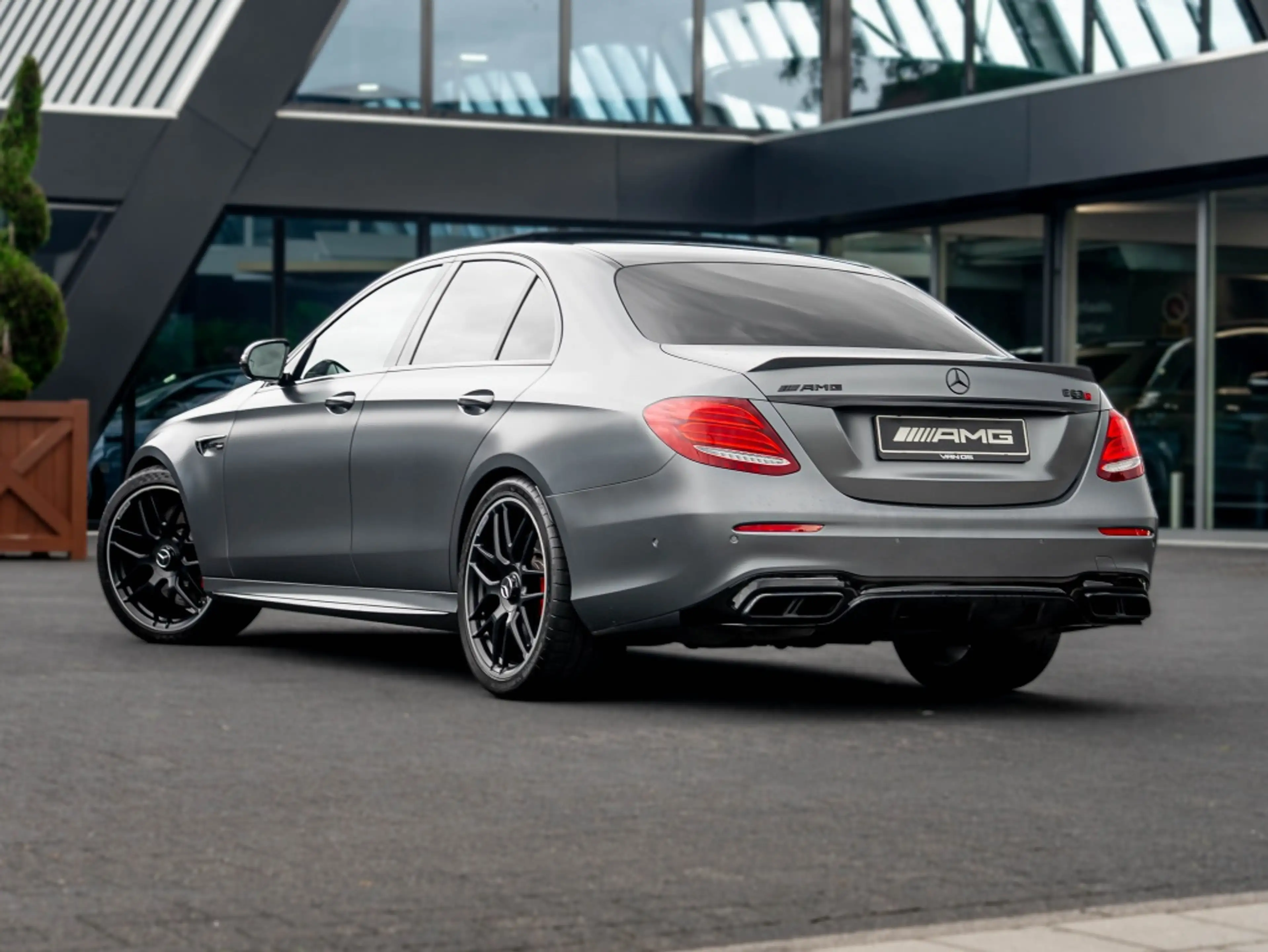 Mercedes-Benz E 63 AMG E S 4Matic+ Edition 1 | AMG Perfomance stoelen | P — photo 4