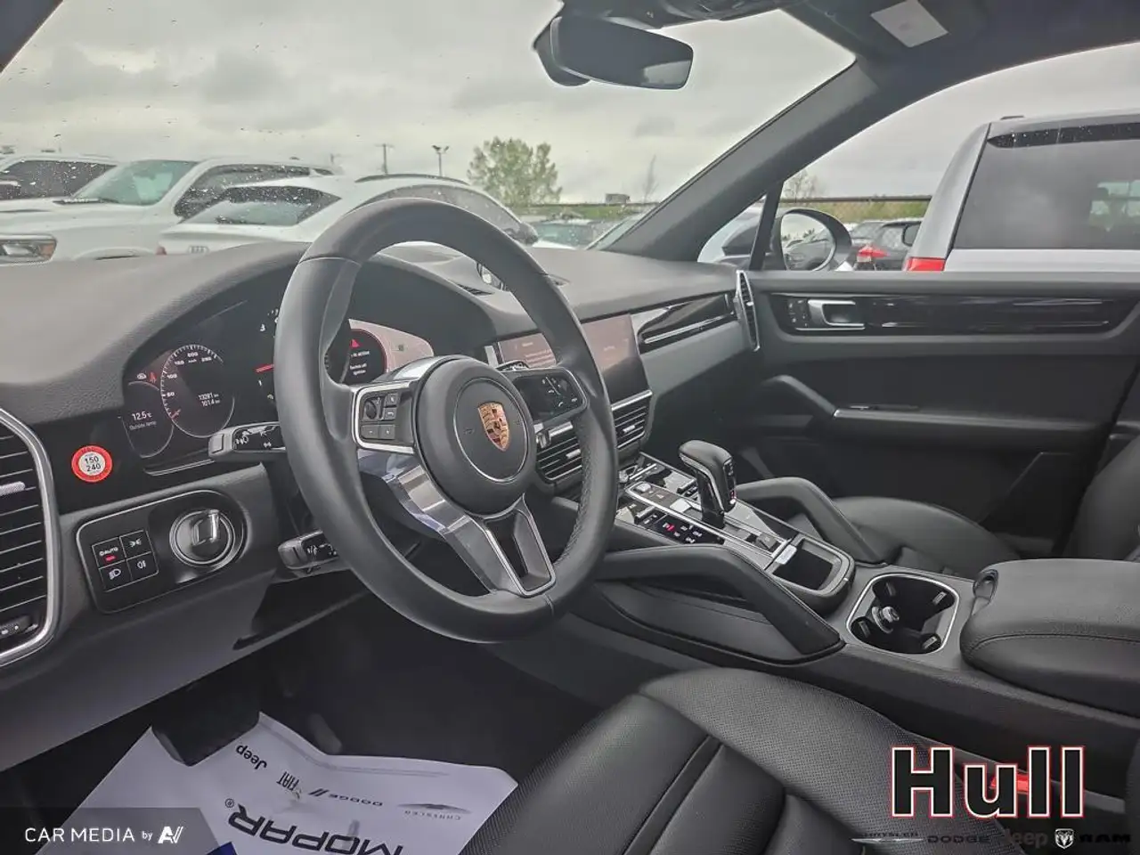 Porsche Cayenne снимка Porsche Cayenne