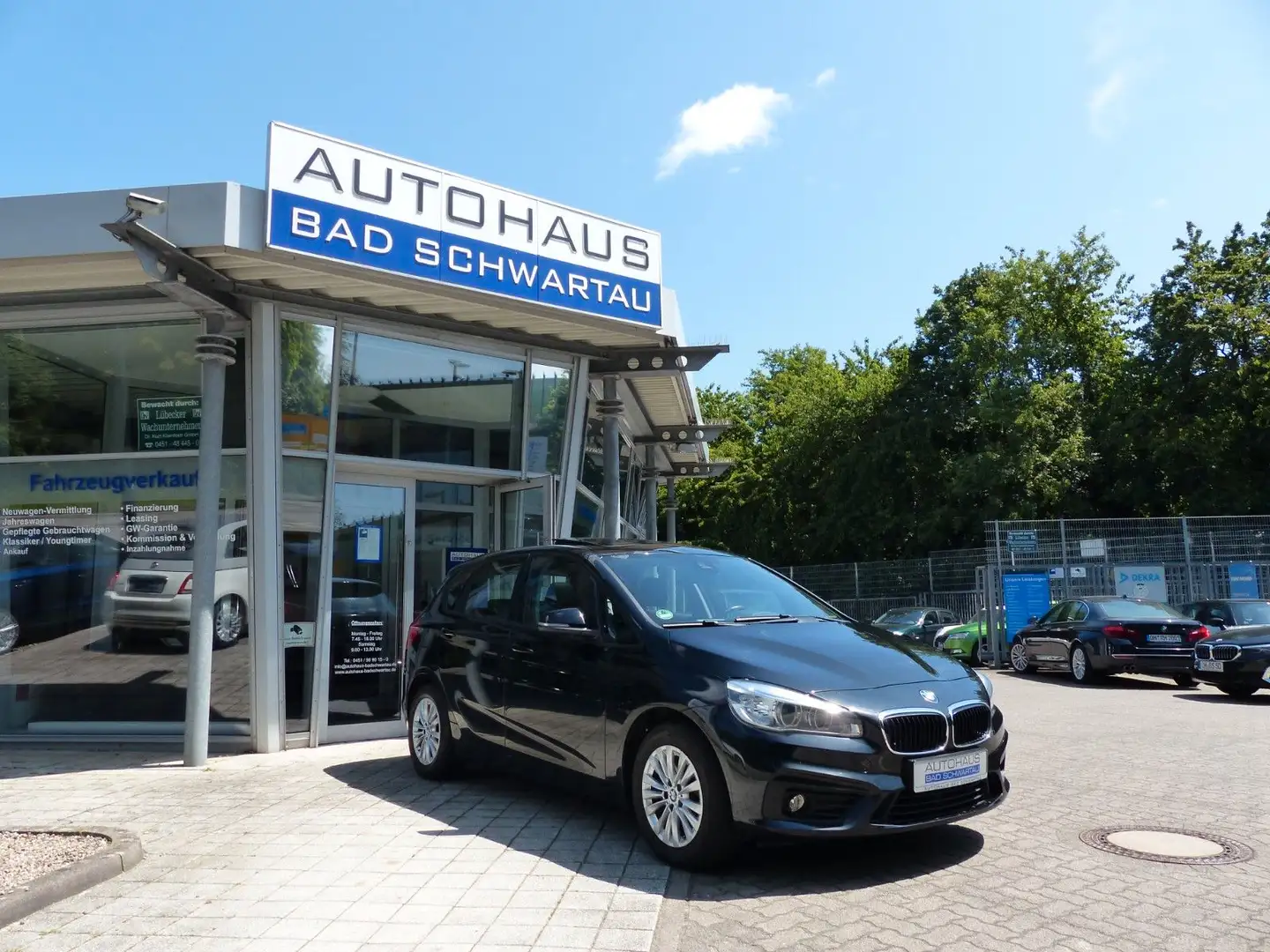 BMW 218 Aut.,Leder,Pan.-dach,Navi,AHK Schwarz - 1