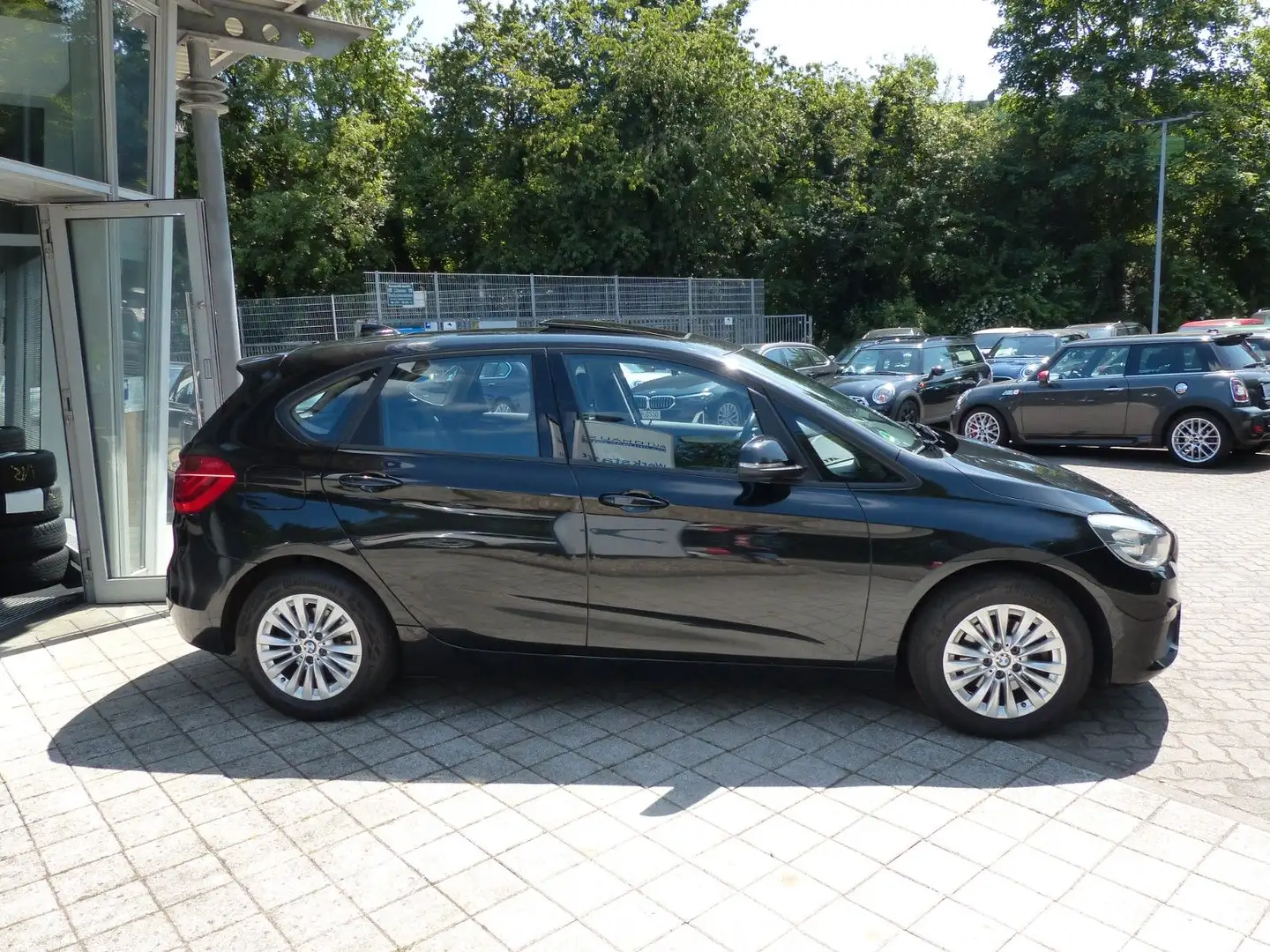 BMW 218 Aut.,Leder,Pan.-dach,Navi,AHK Schwarz - 2