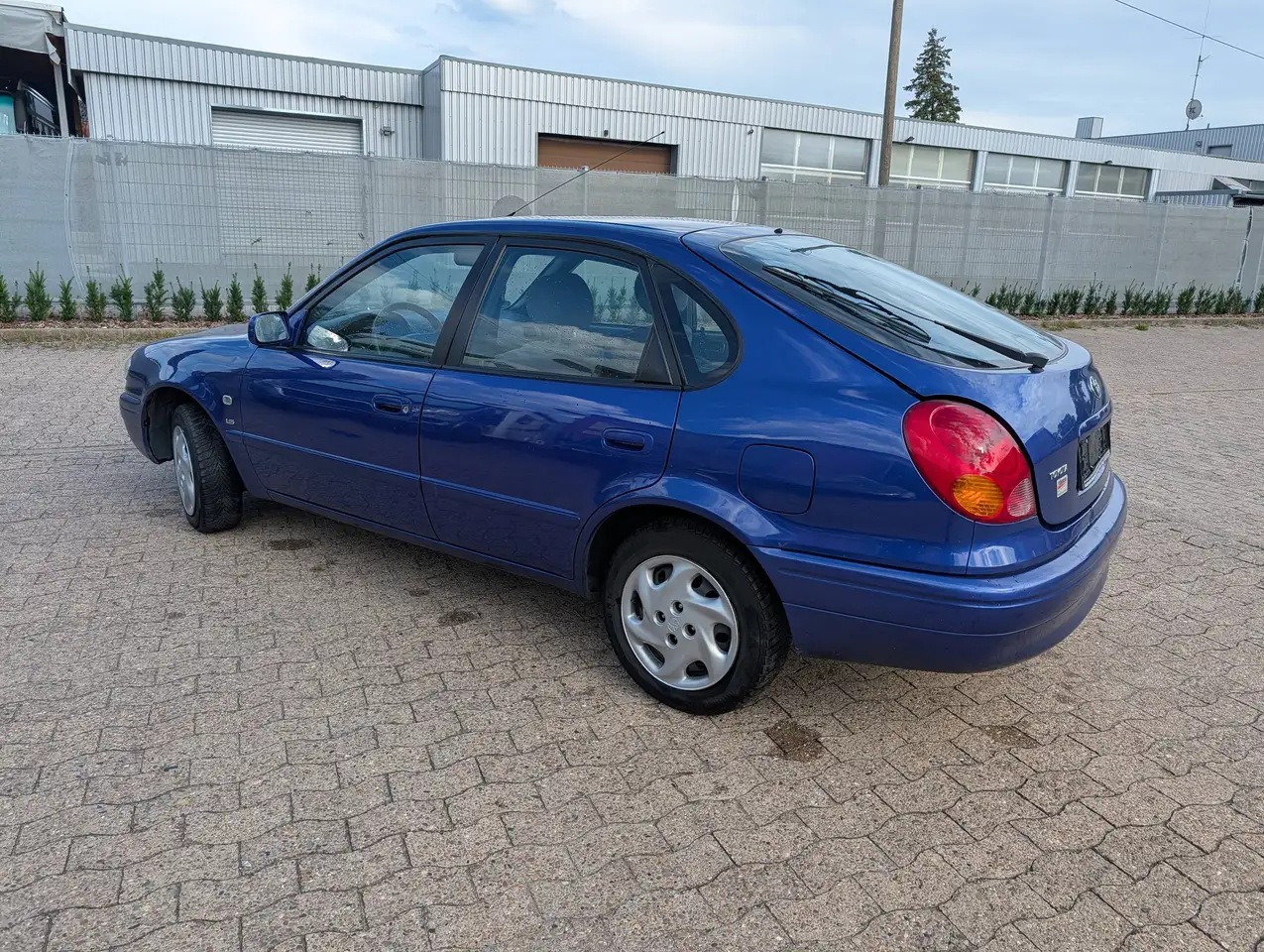 Toyota Corolla 1.6 linea sol(E11)erst 73400 KM, Automatik,Klima,el.FH,ZV, Rentnerdamengaragenfzg., Tüv neu bis 09/2028, foto 4
