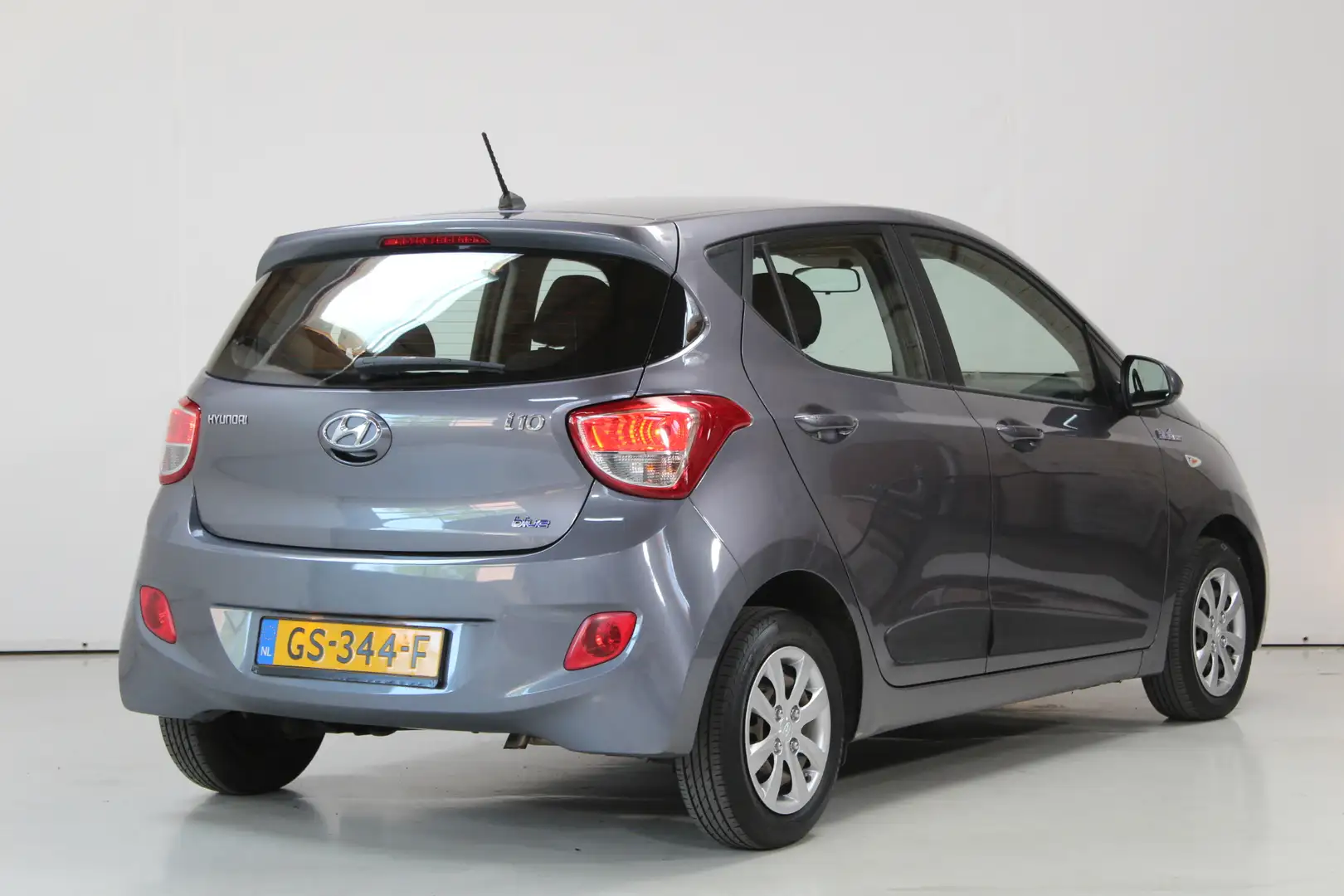 Hyundai i10 1.0i i-Motion Comfort | Clima | Cruise | NL-Auto | Grigio - 2