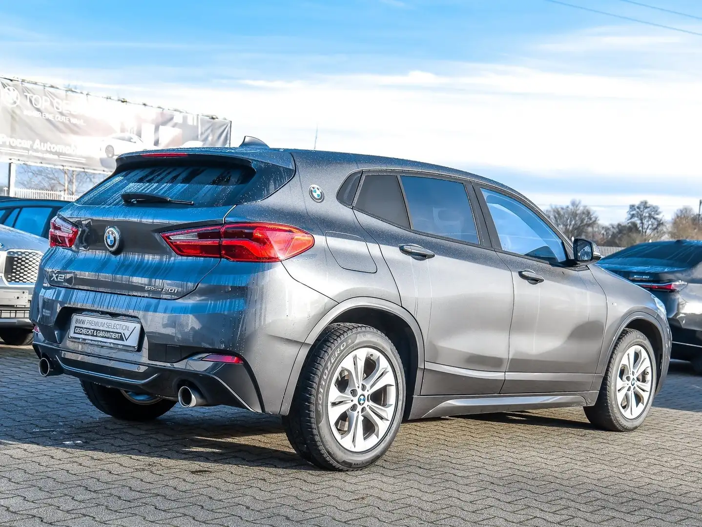 BMW X2 sDrive20i M Sport Navi+AHK+RFK+PDC+SHZ+LED+Hifi+Au Grau - 2