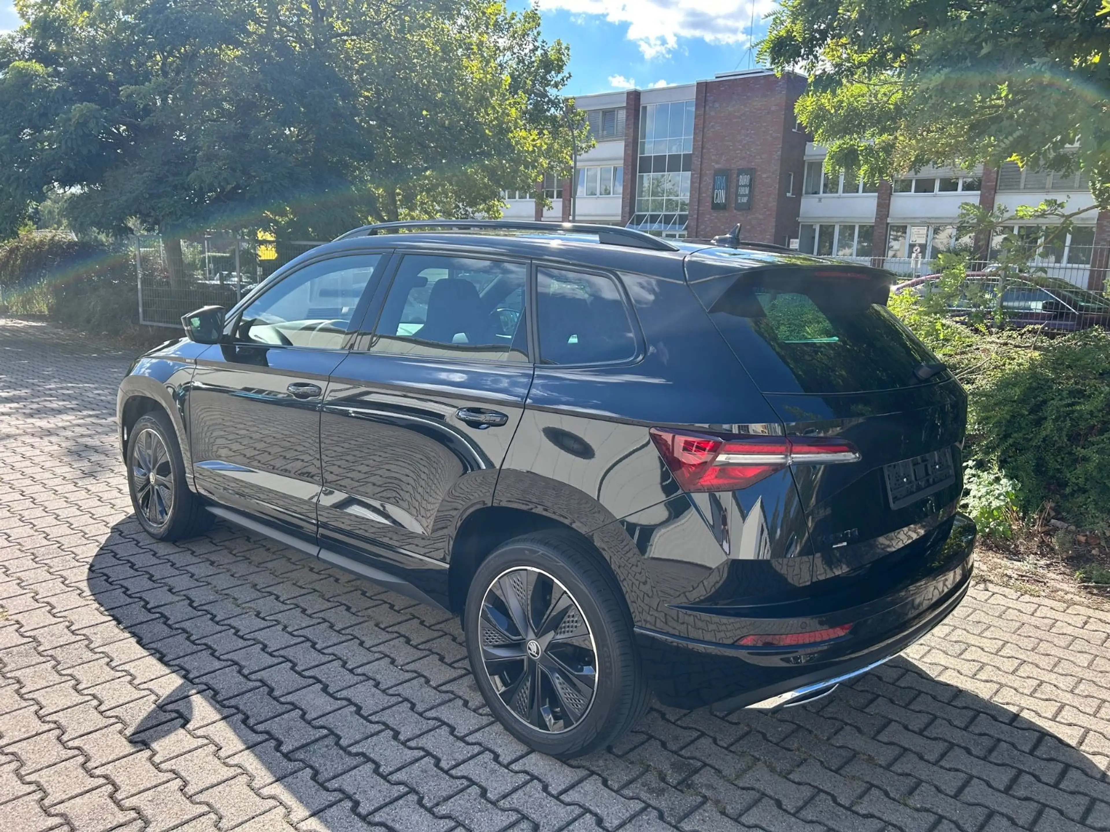Skoda Karoq 2.0 TDI DSG Sportline — photo 3