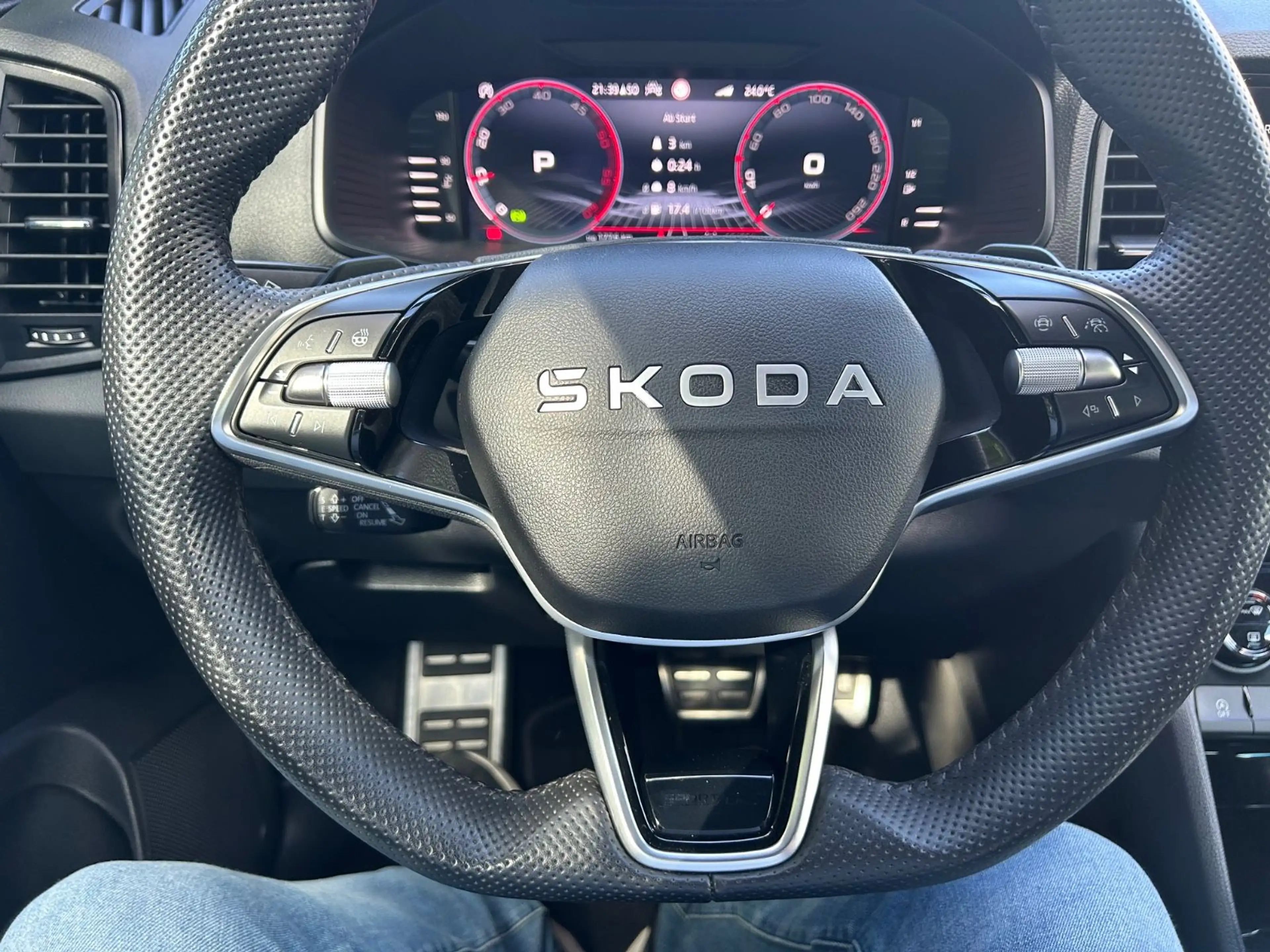 Skoda Karoq 2.0 TDI DSG Sportline — photo 18