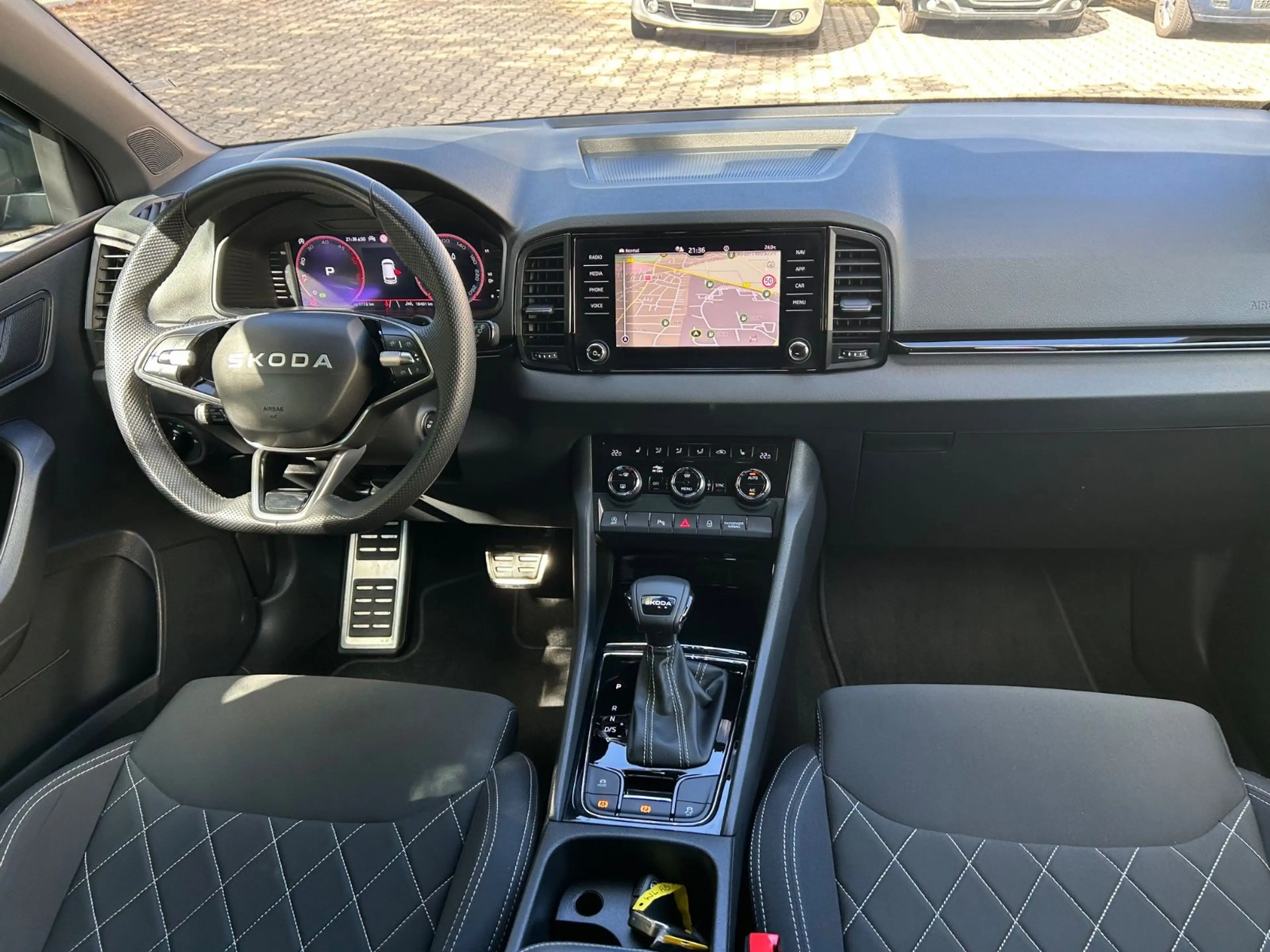 Skoda Karoq 2.0 TDI DSG Sportline — photo 14
