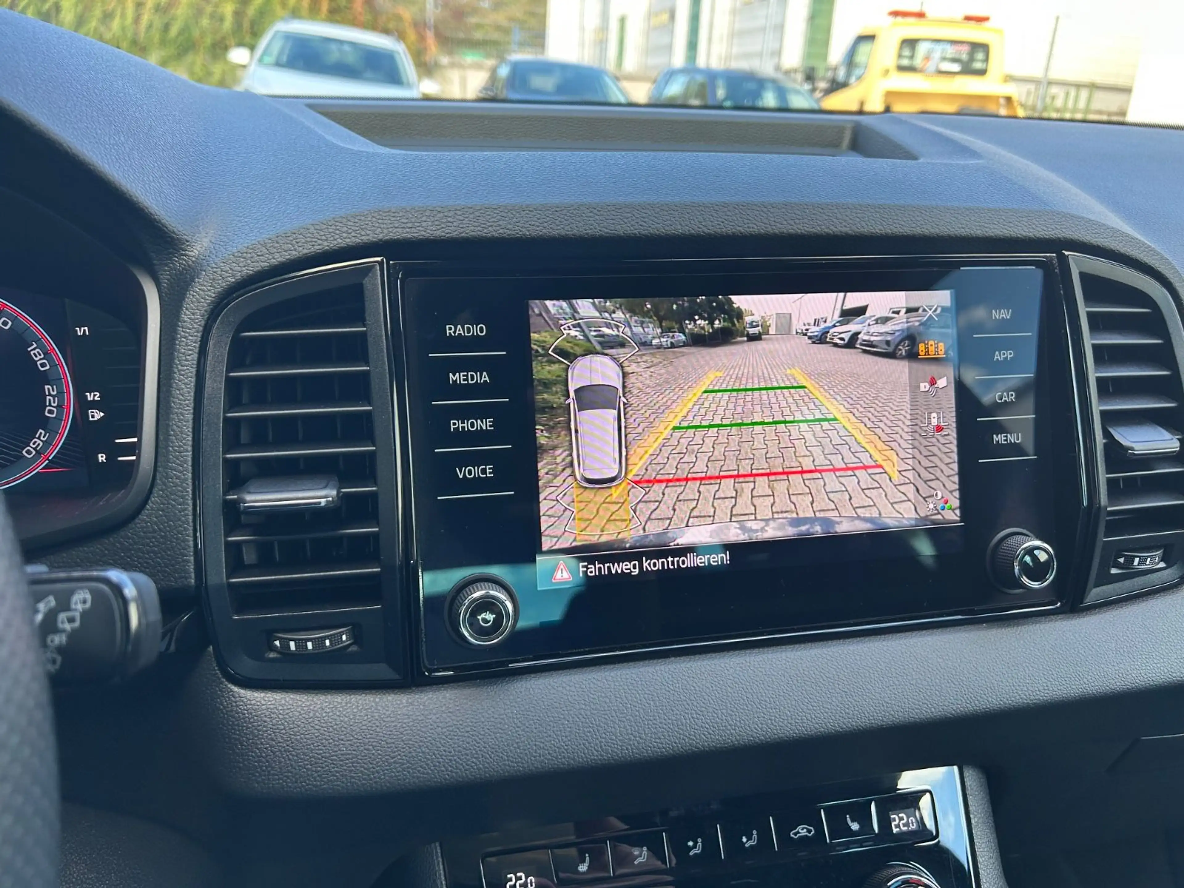 Skoda Karoq 2.0 TDI DSG Sportline — photo 20