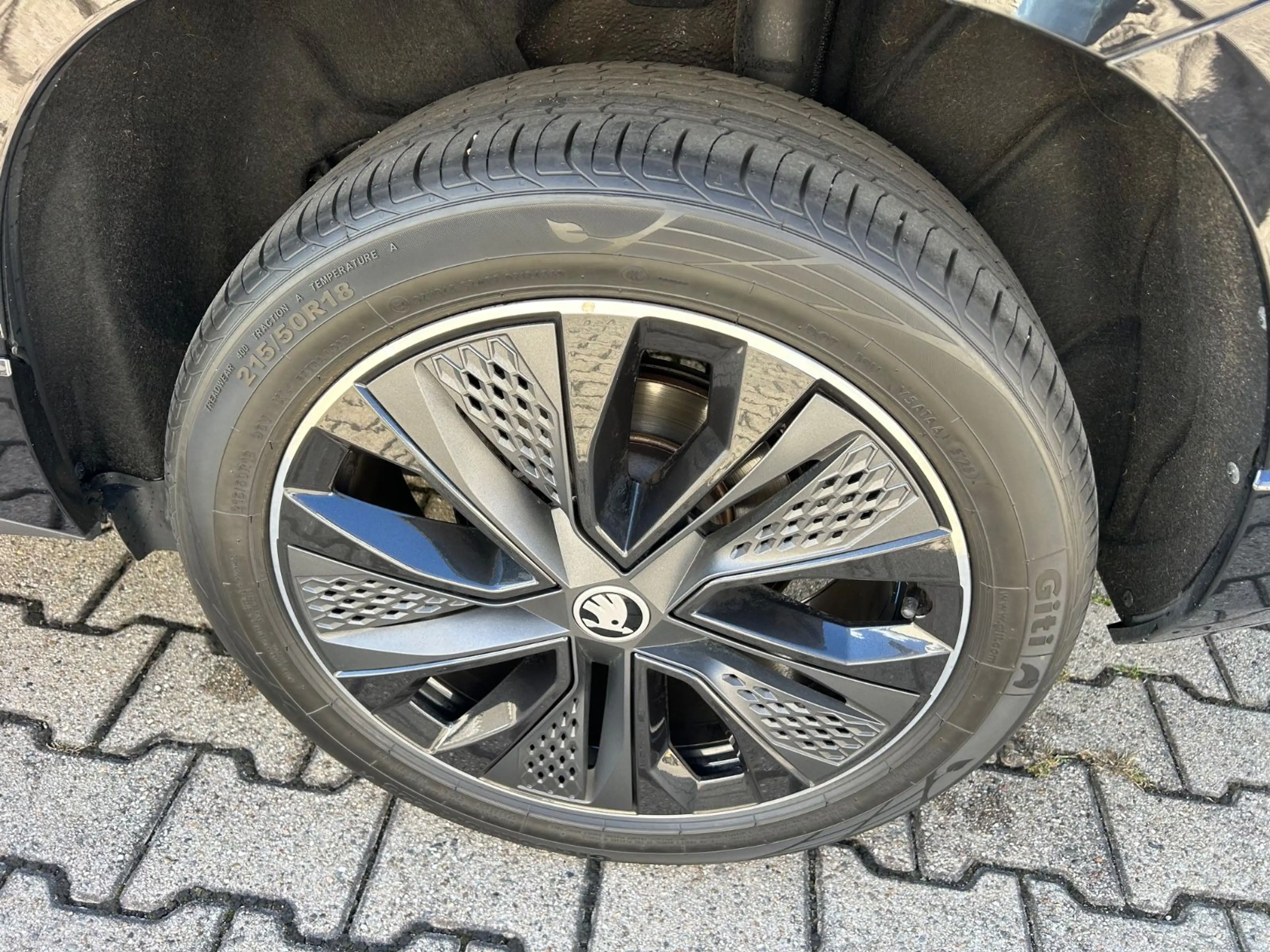 Skoda Karoq 2.0 TDI DSG Sportline — photo 9