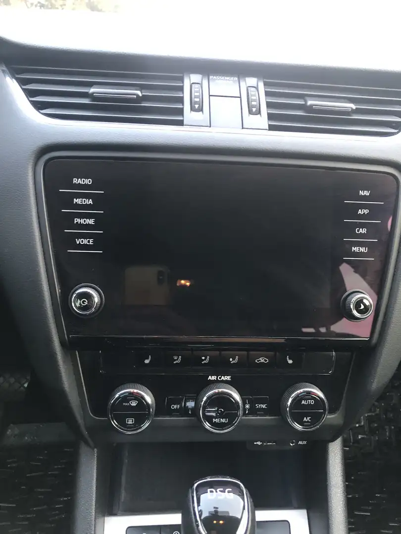 Skoda Octavia Combi 2.0 TDI DSG Ambition - 2