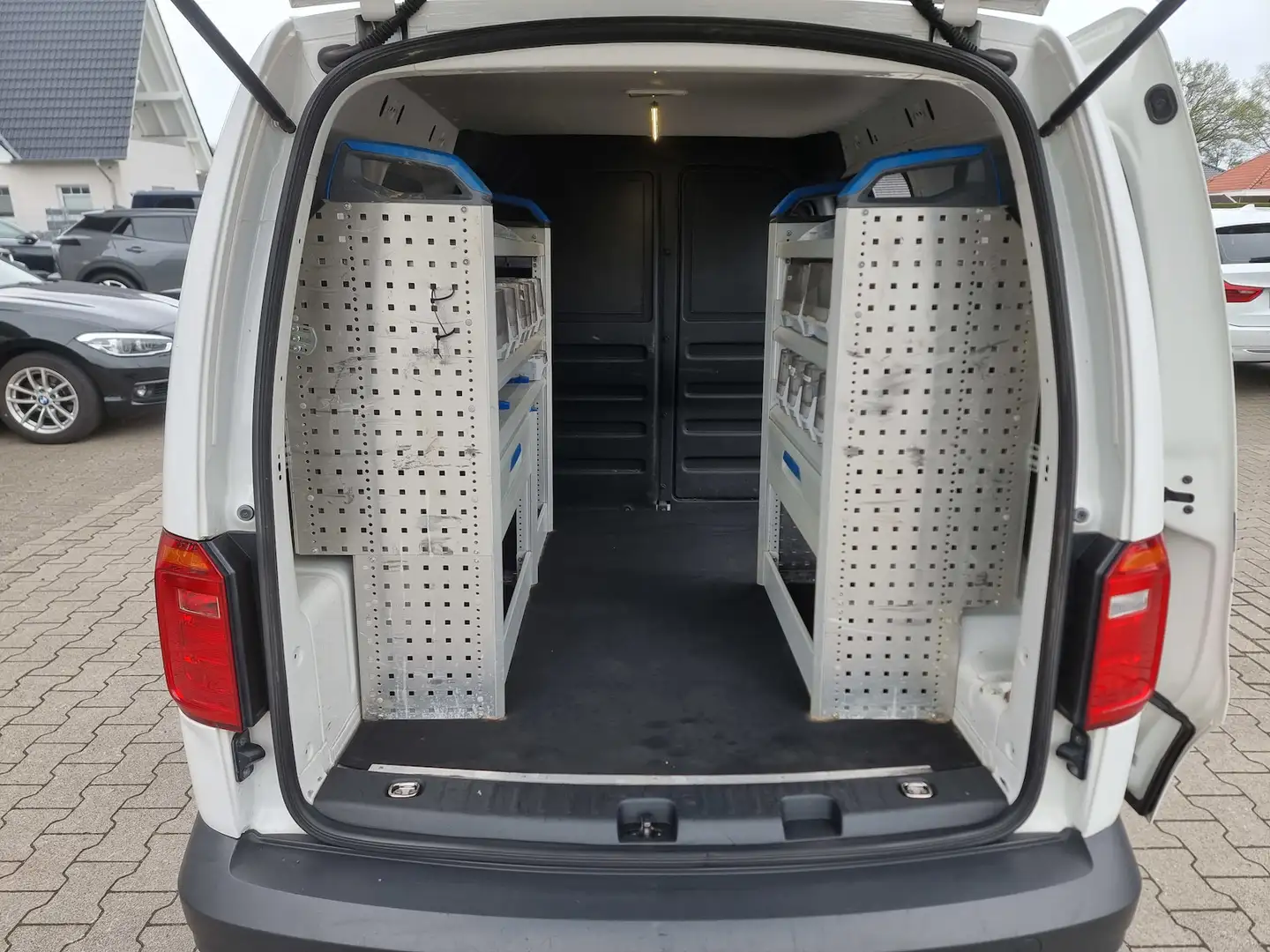 Volkswagen Caddy Kasten BMT SHZ AHK Standhz Regal Tempomat Weiß - 2
