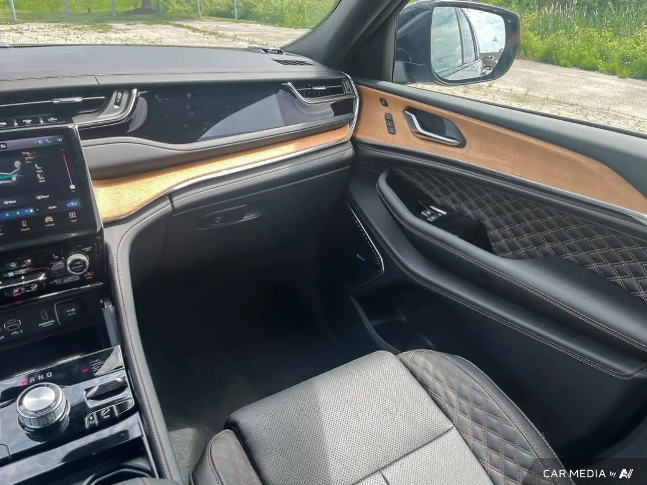 Jeep Grand Cherokee снимка Jeep Grand Cherokee