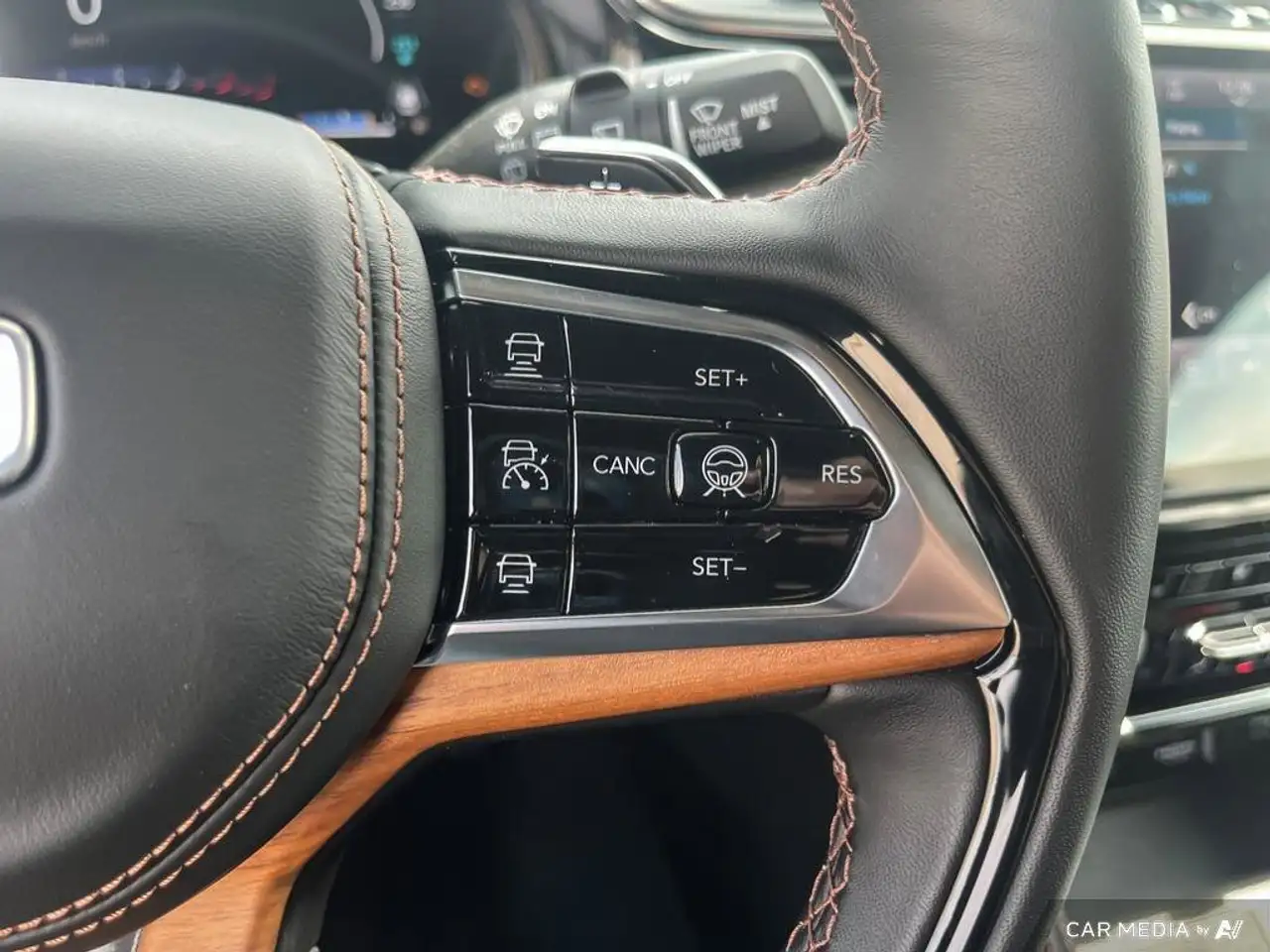 Jeep Grand Cherokee снимка Jeep Grand Cherokee