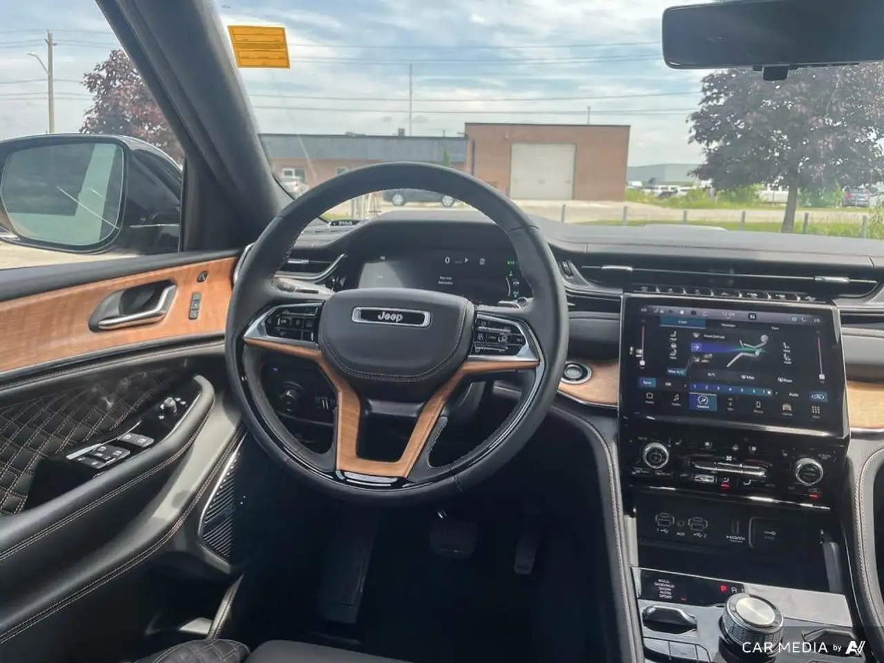 Jeep Grand Cherokee снимка Jeep Grand Cherokee