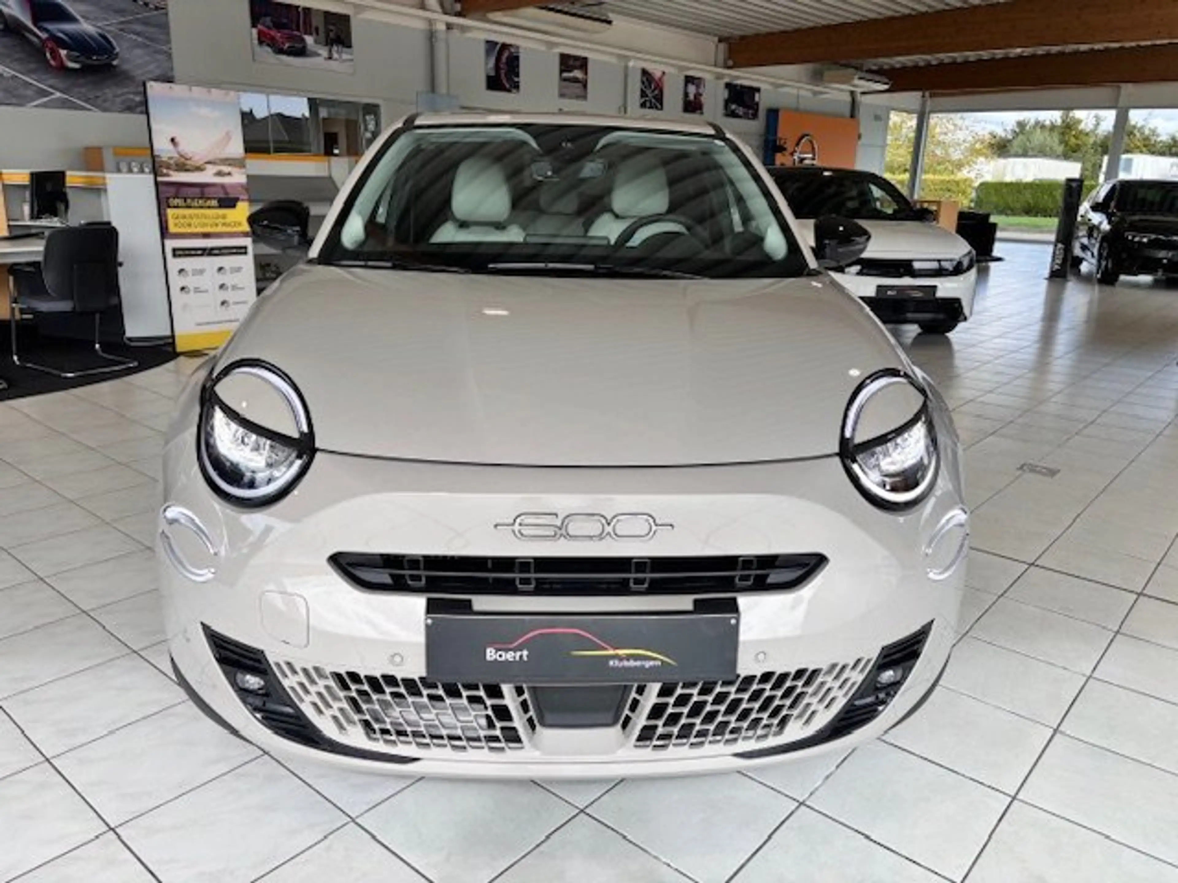 Fiat 600 La Prima Hybrid/GPS/Winterpack/Camera/Carplay — photo 14