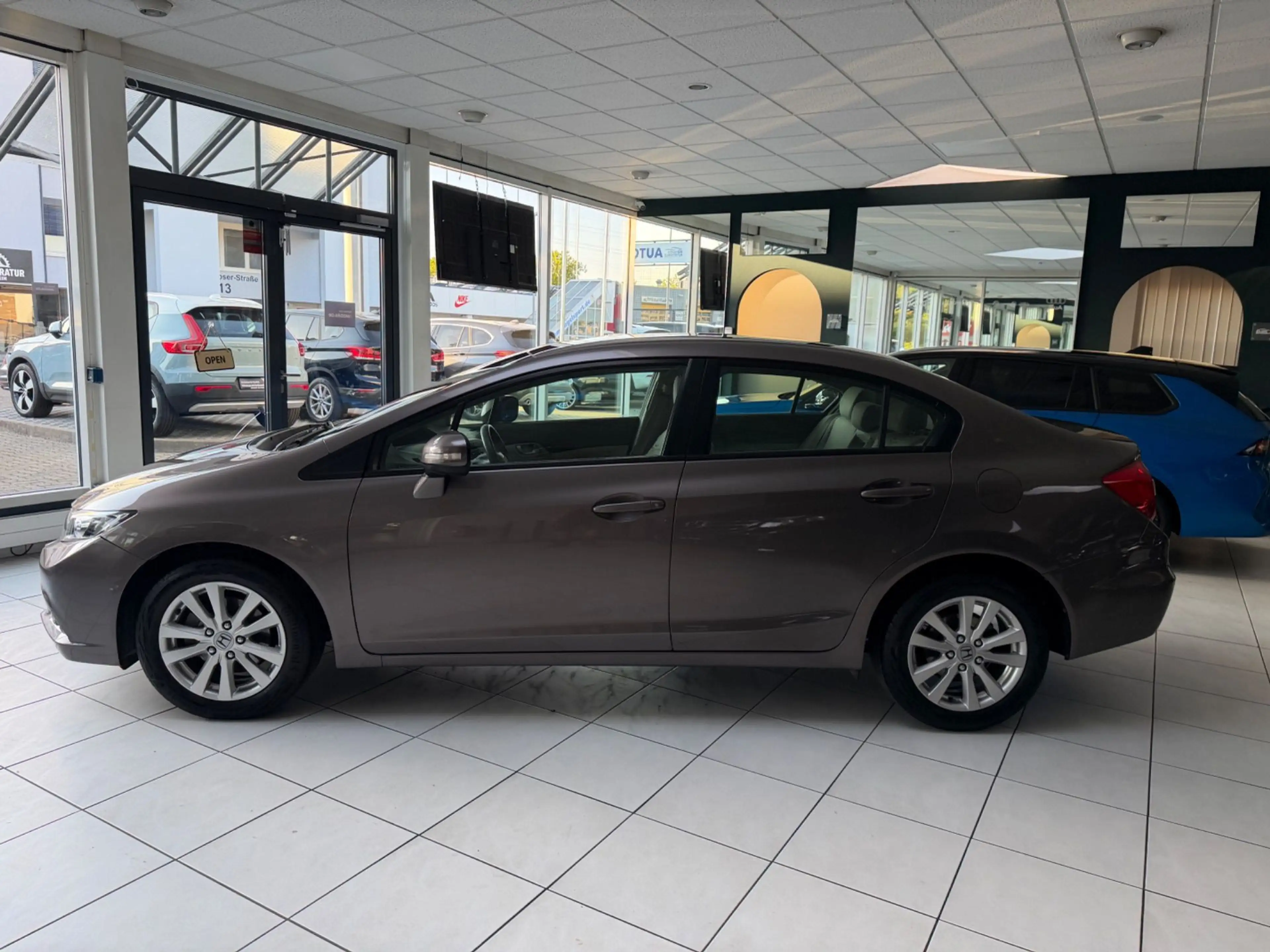 Honda Civic Limousine 1.8 Comfort 1HAND TOP KLIMAAUTO. PDC — photo 6