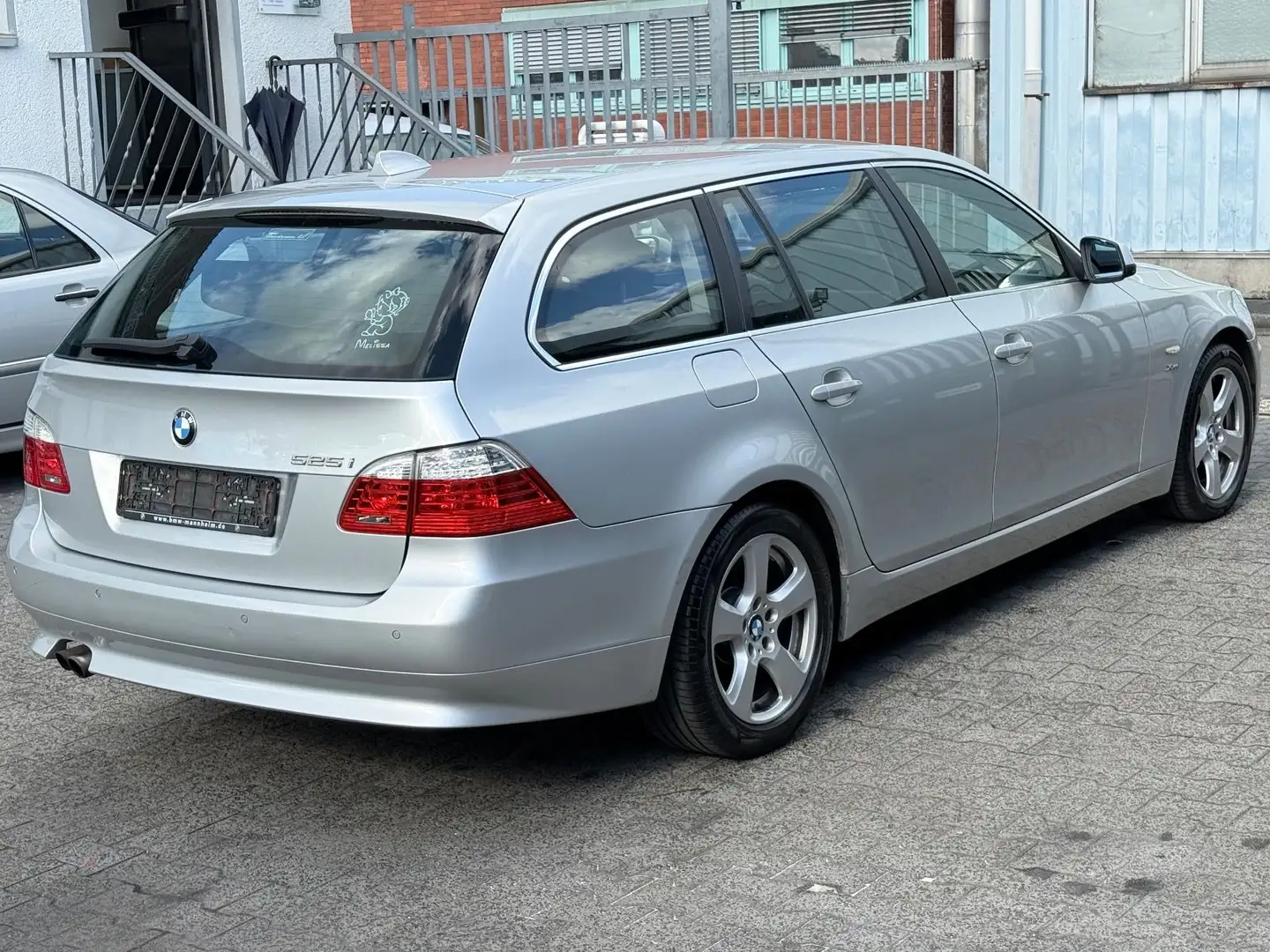BMW 525 i xDrive Silber - 2