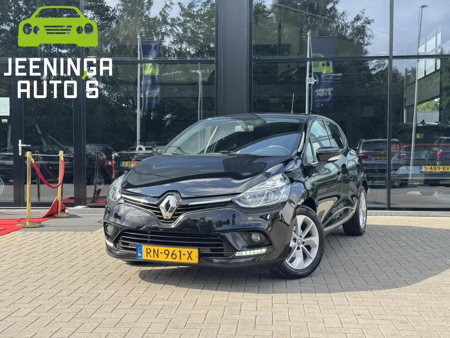 Renault Clio 0.9 TCe Limited Zwart - 1