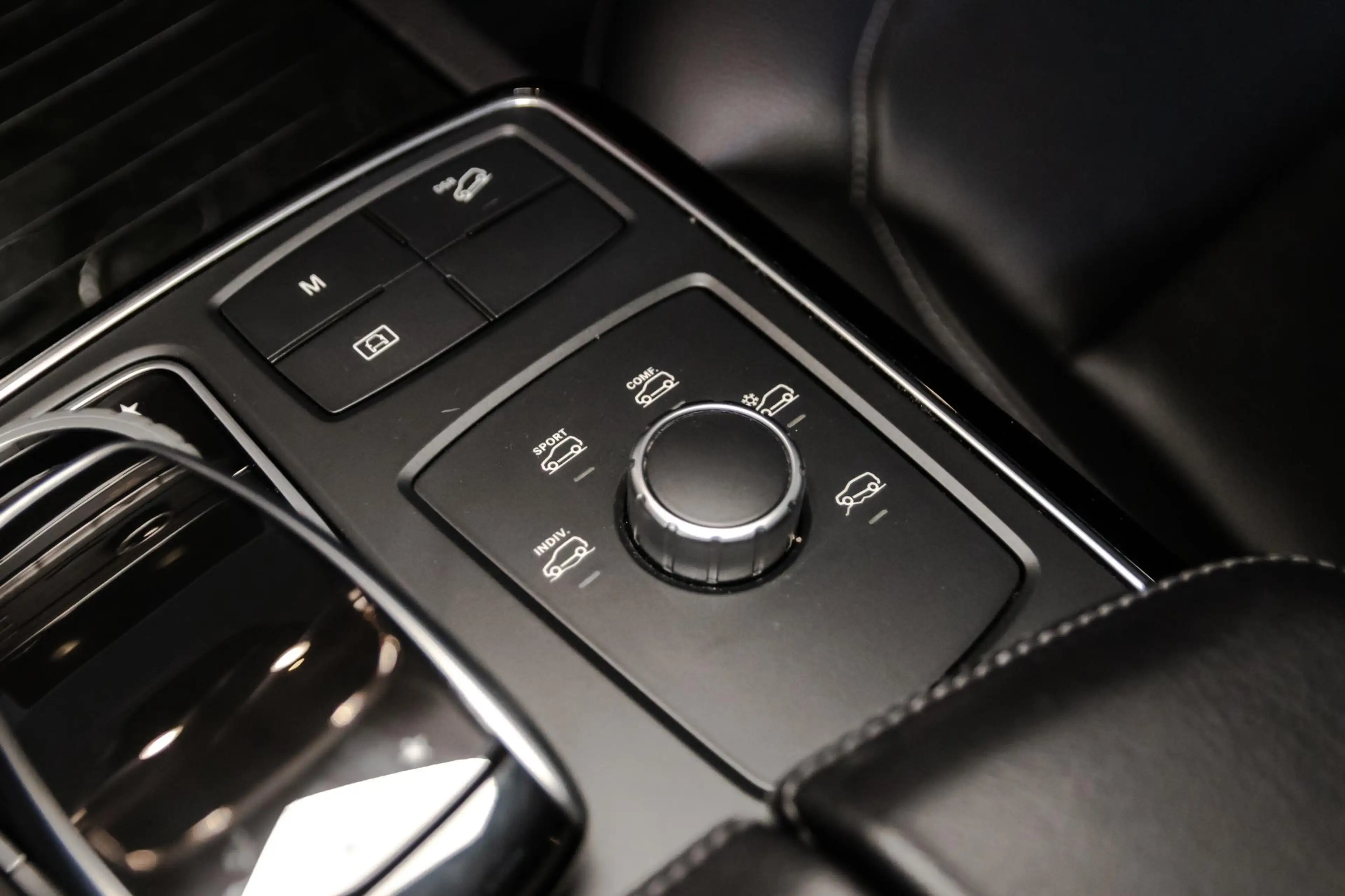 Mercedes-Benz GLE 400 4MATIC AMG Sport Edition SCHUIFDAK/MEMORY/SOFTCLOS — photo 28