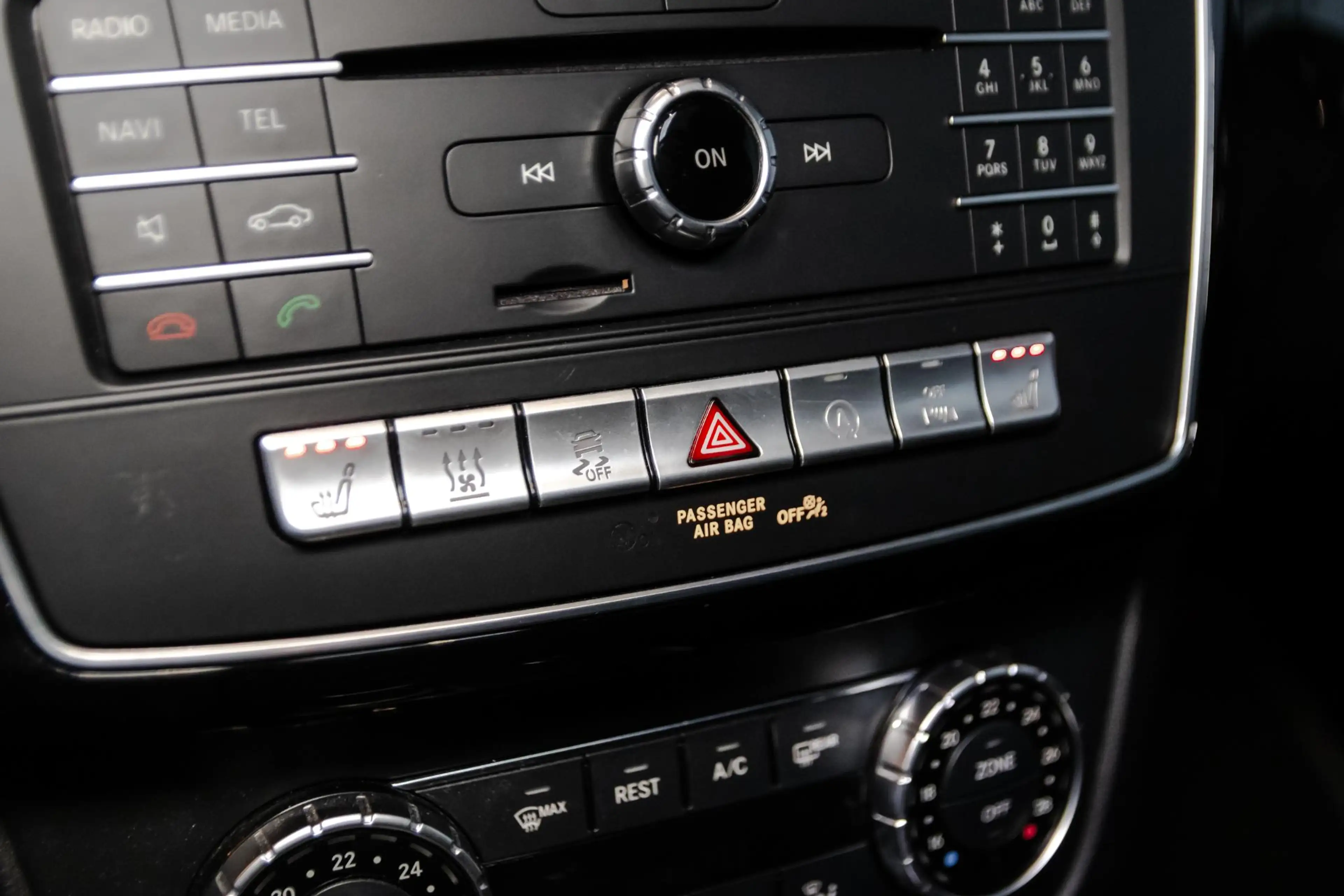 Mercedes-Benz GLE 400 4MATIC AMG Sport Edition SCHUIFDAK/MEMORY/SOFTCLOS — photo 32