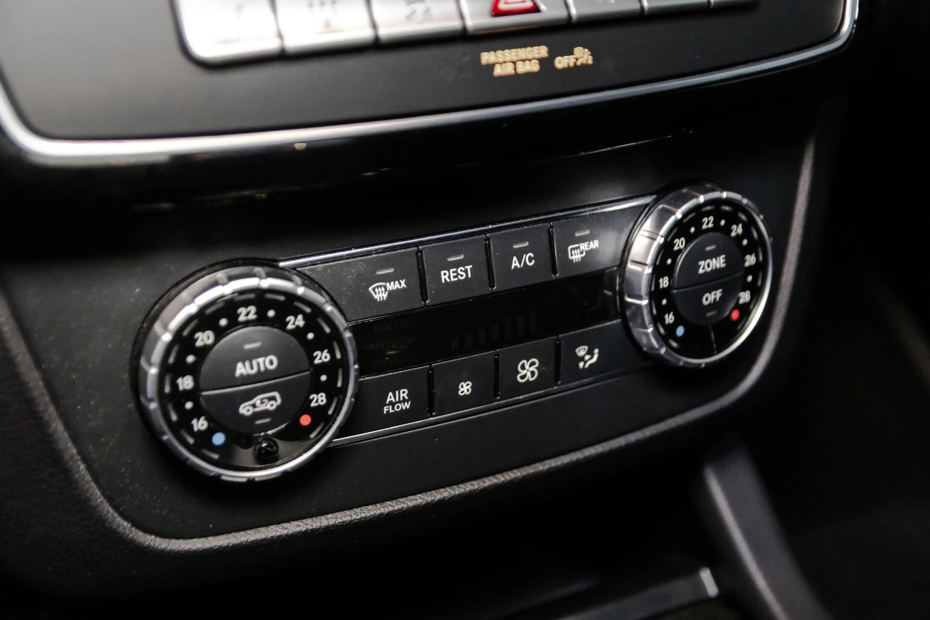 Mercedes-Benz GLE 400 4MATIC AMG Sport Edition SCHUIFDAK/MEMORY/SOFTCLOS — photo 31