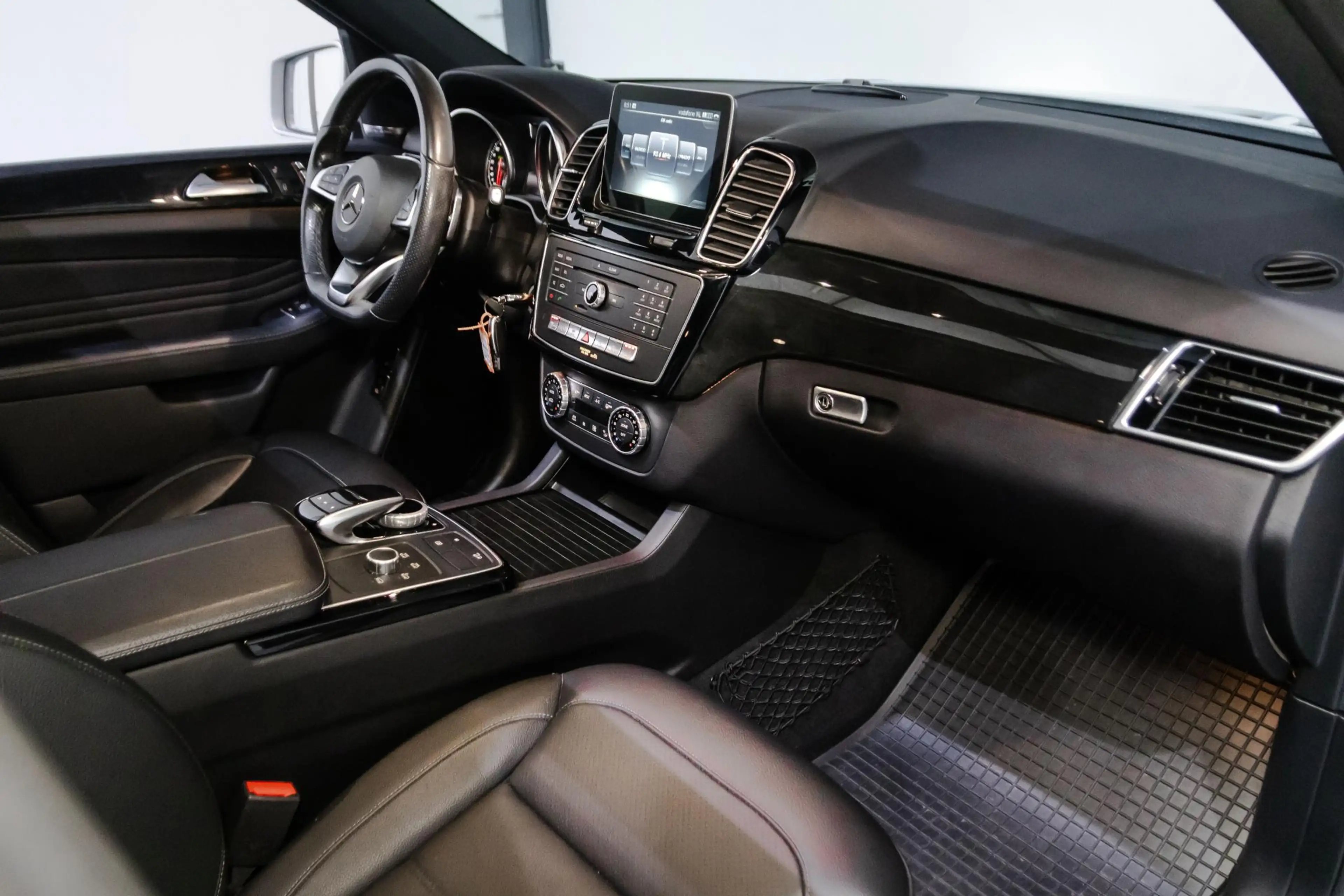 Mercedes-Benz GLE 400 4MATIC AMG Sport Edition SCHUIFDAK/MEMORY/SOFTCLOS — photo 17