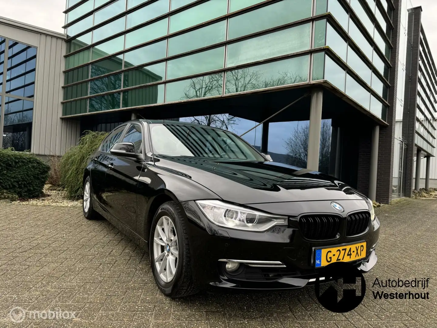 BMW 316 3-serie 316i High Executive Navi Stoelverwarming N Zwart - 1