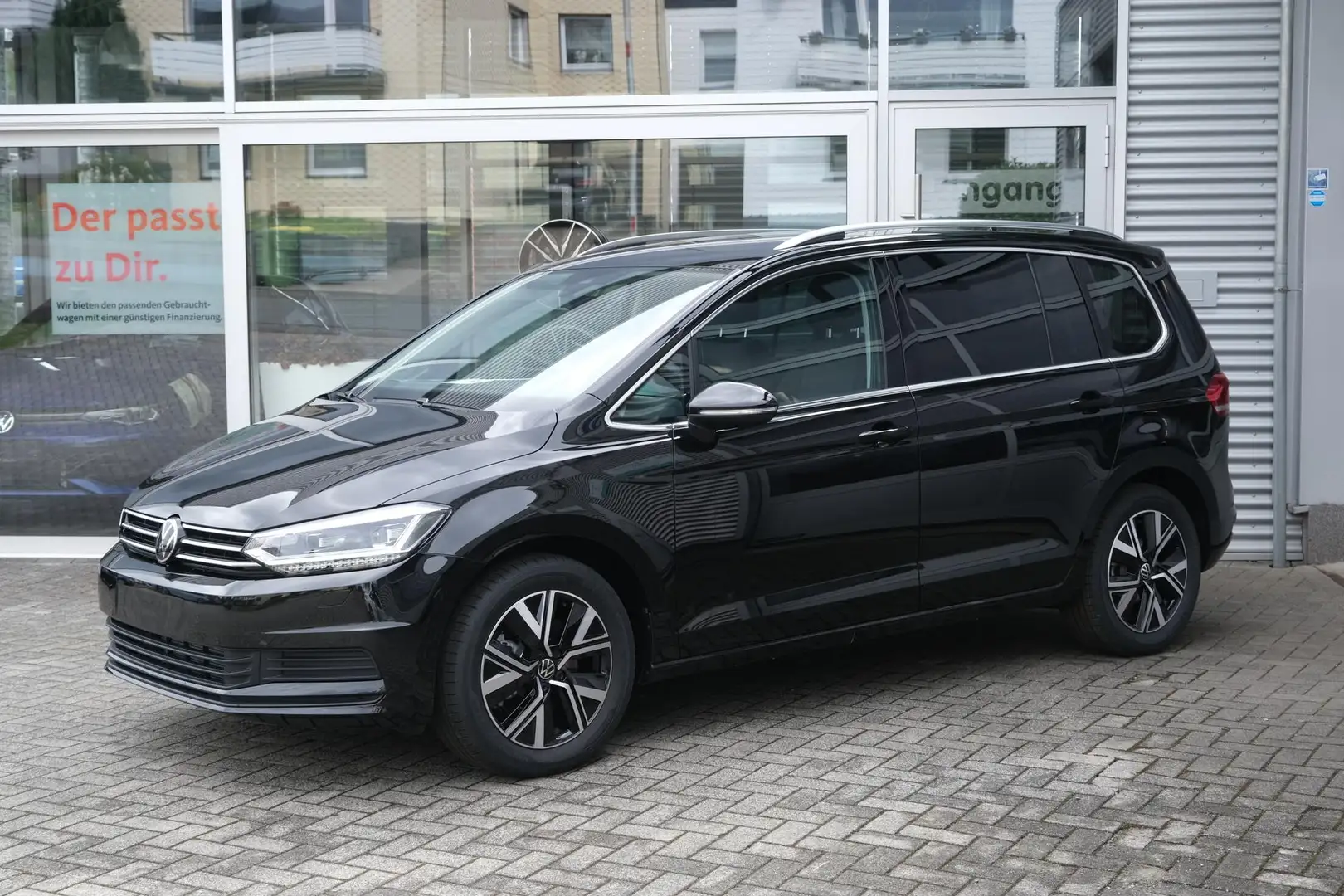 Volkswagen Touran 1.5 TSI DSG Edition 7-Sitze Navi Kamera LED Plu... Zwart - 1