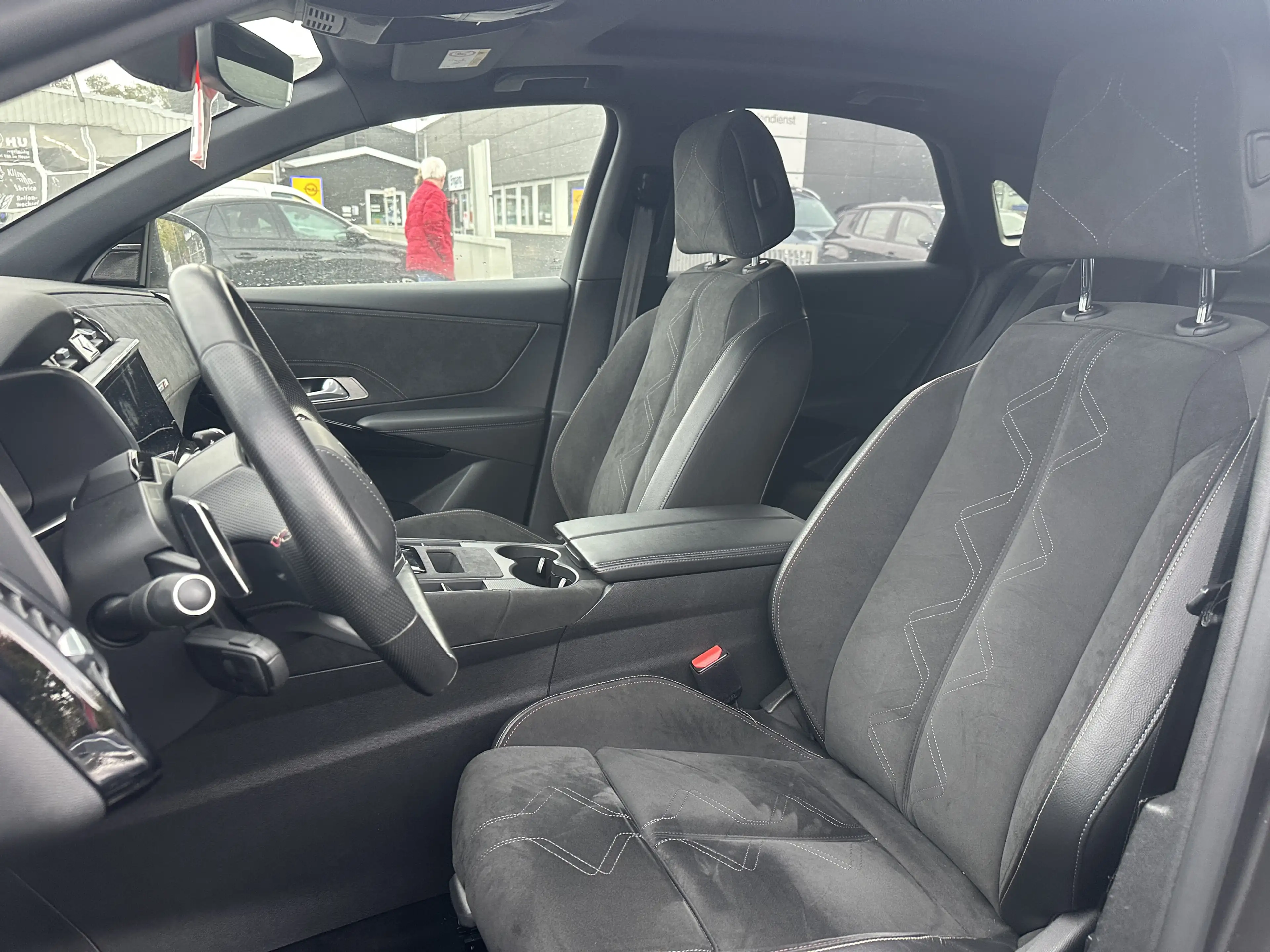 DS Automobiles DS 7 Crossback Performance Line+*Pano*Nacht*ACC — photo 4