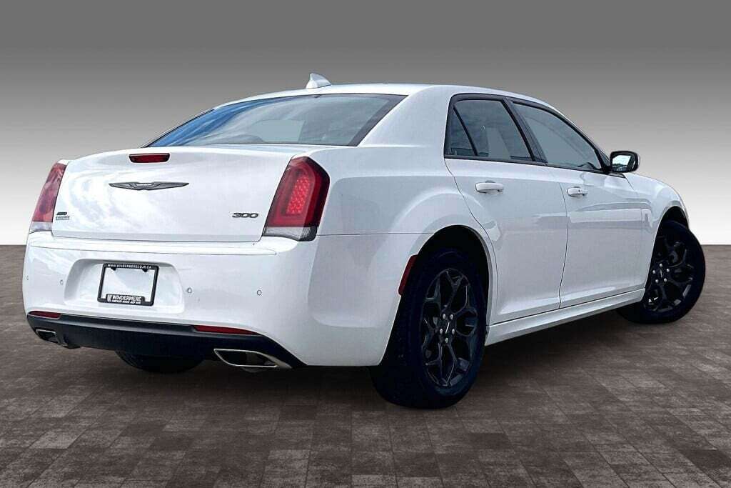 2022 Chrysler 300 Touring-l Awd — снимка 1