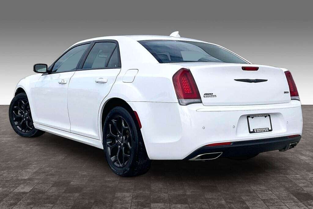 2022 Chrysler 300 Touring-l Awd — снимка 1