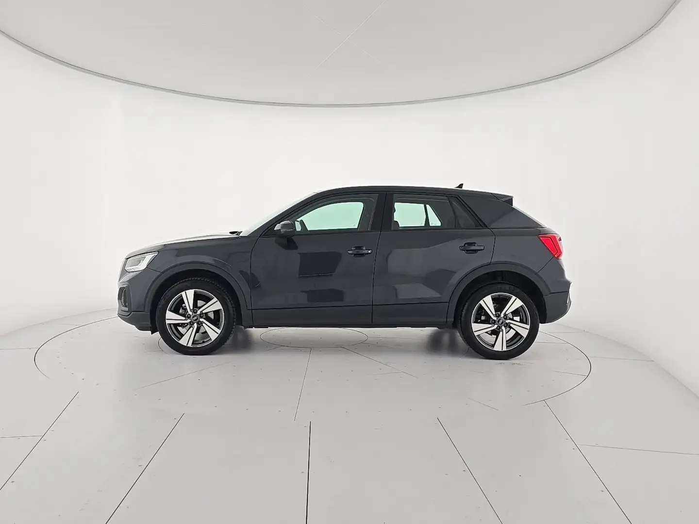 Audi Q2 30 TDI S tronic Business Advanced Grigio - 2