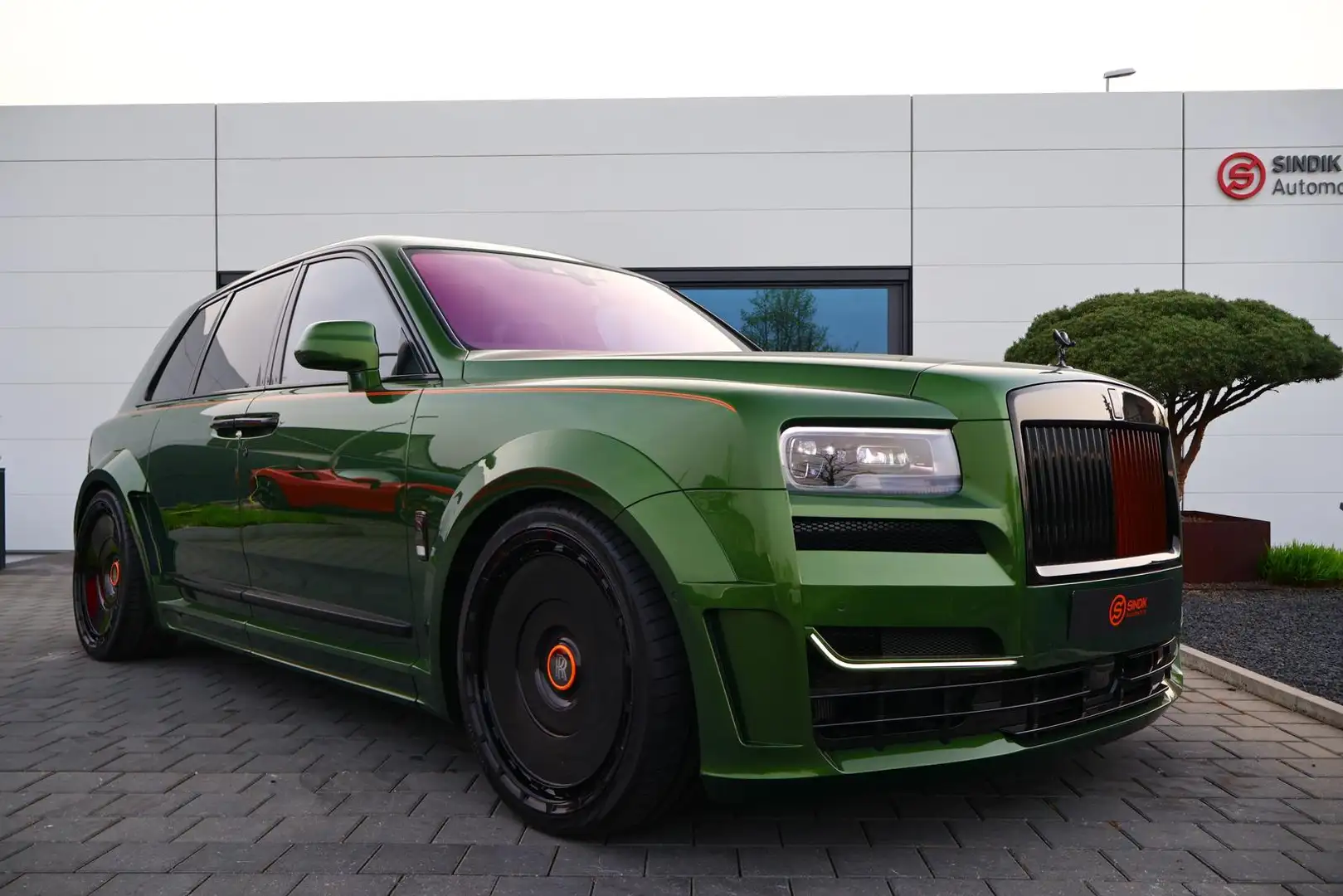 Rolls-Royce Cullinan BlackBadge NOVITEC Widebody II-4 Seater Vert - 2
