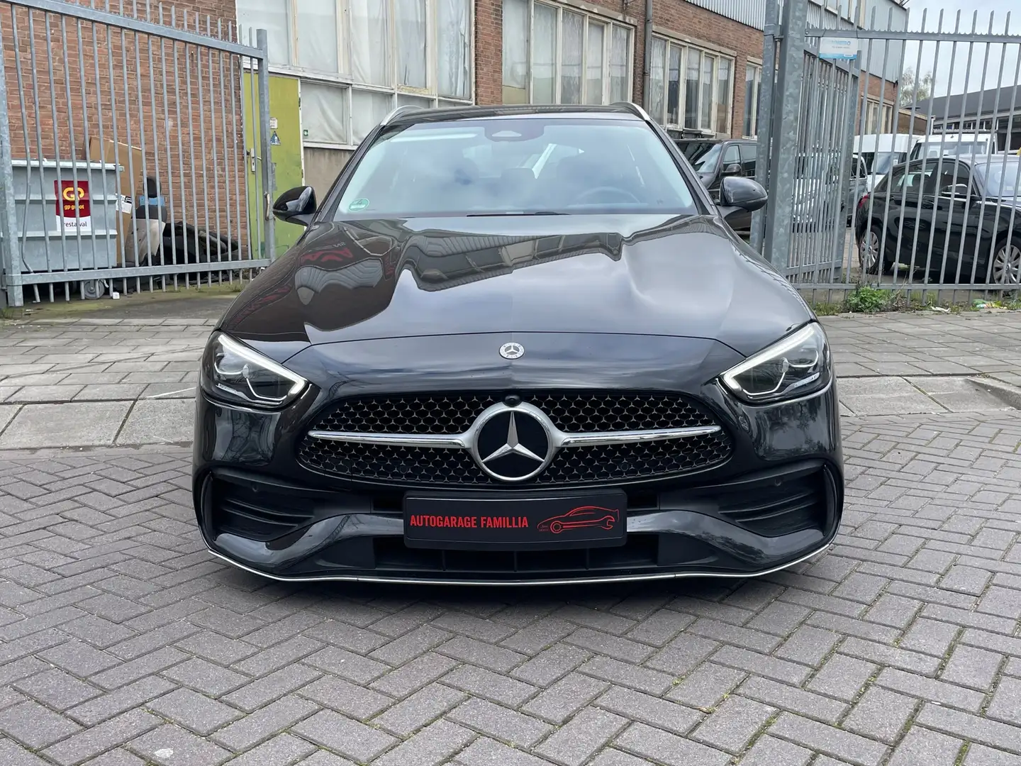 Mercedes-Benz C 180 AMG Line Zwart - 2