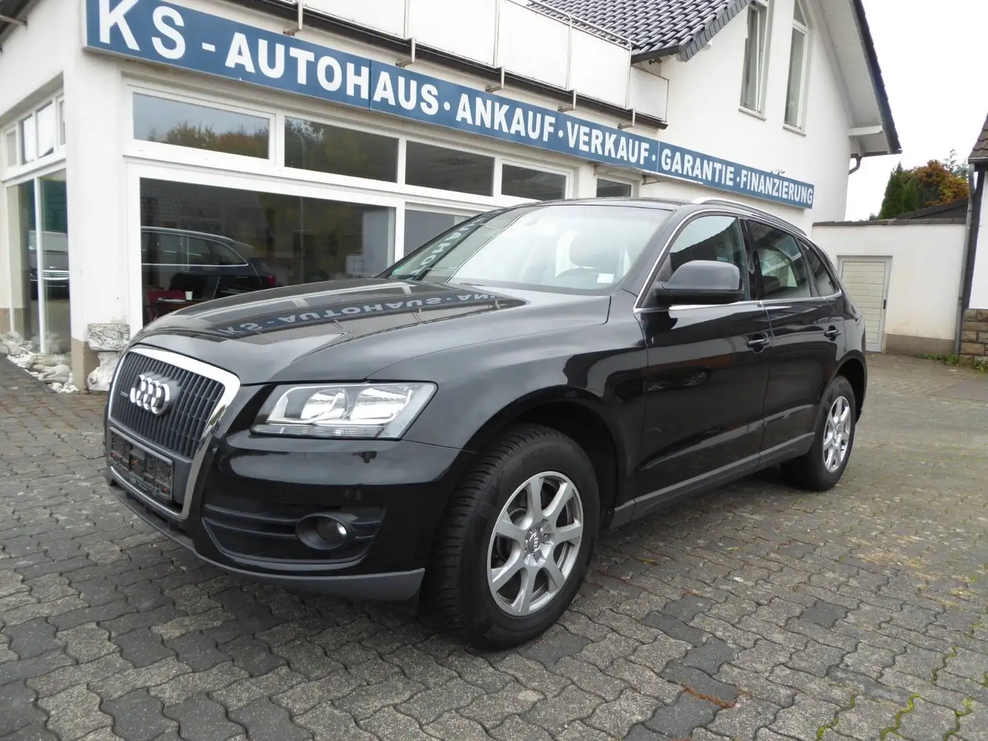 Audi Q5 2.0 TDI DPF quattro Schwarz - 1