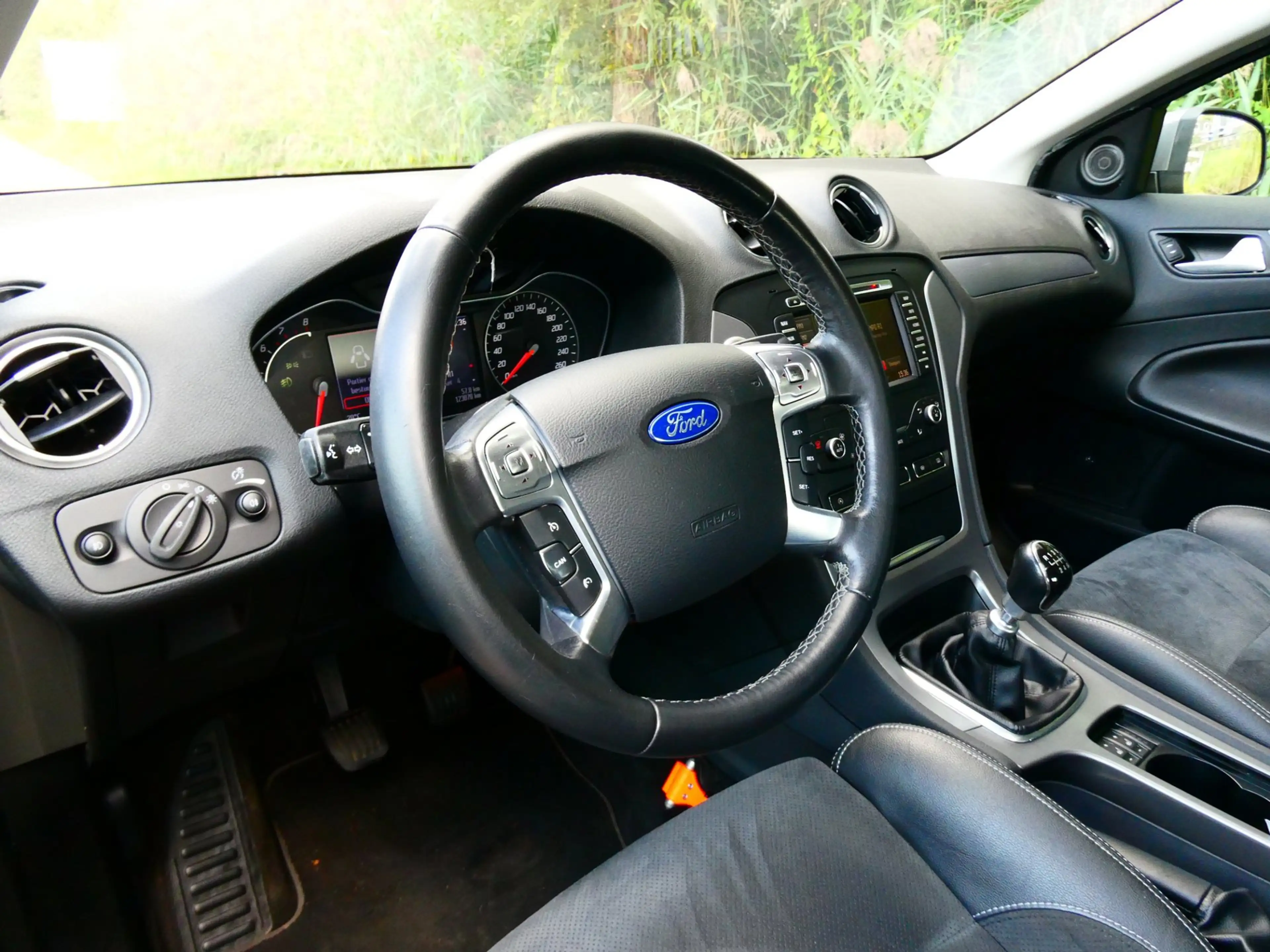 Ford Mondeo 1.6i Platinum Sedan 161pk Clima Navi Schuifdak Tre — photo 14
