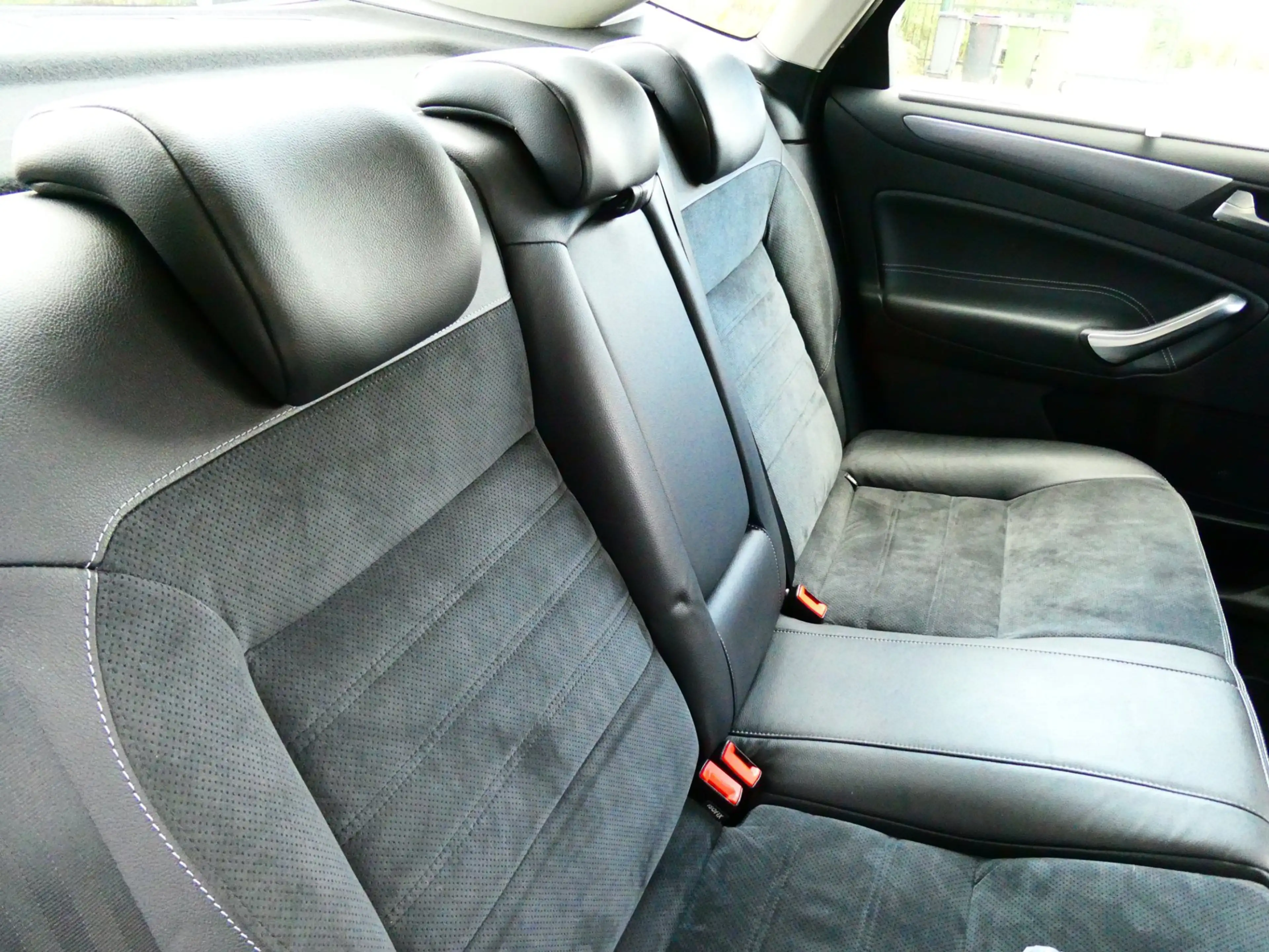 Ford Mondeo 1.6i Platinum Sedan 161pk Clima Navi Schuifdak Tre — photo 18