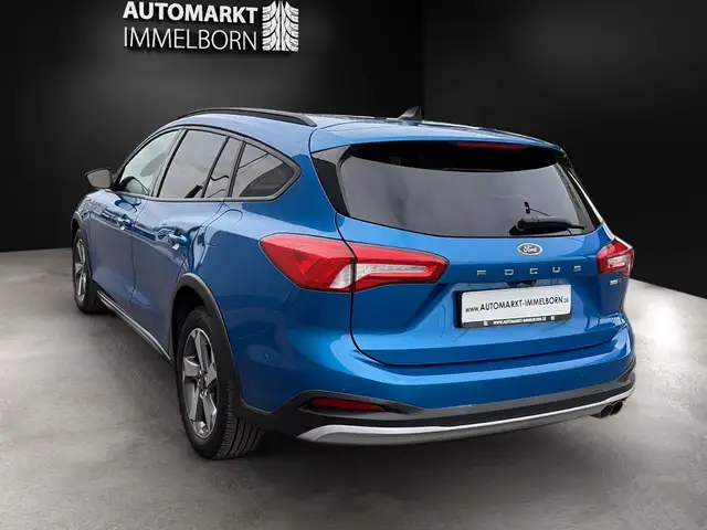 Ford Focus view 8