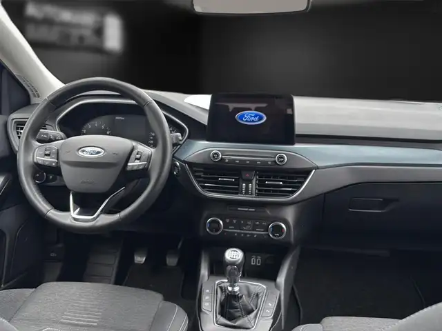 Ford Focus view 12