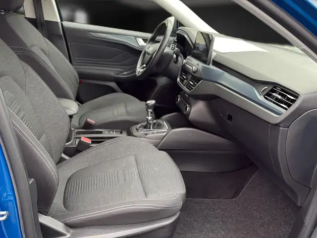 Ford Focus view 11