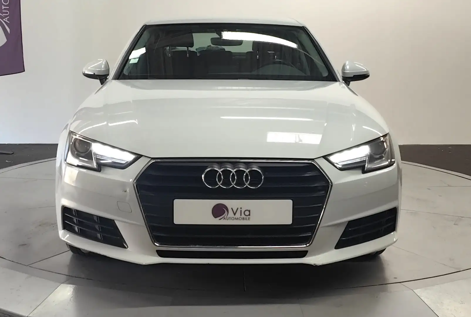 Audi A4 LINE 2.0 TDI 150 Weiß - 2