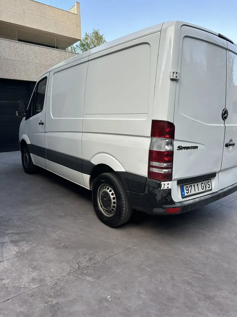 Mercedes-Benz Sprinter Furgón 210CDI Compacto - 2