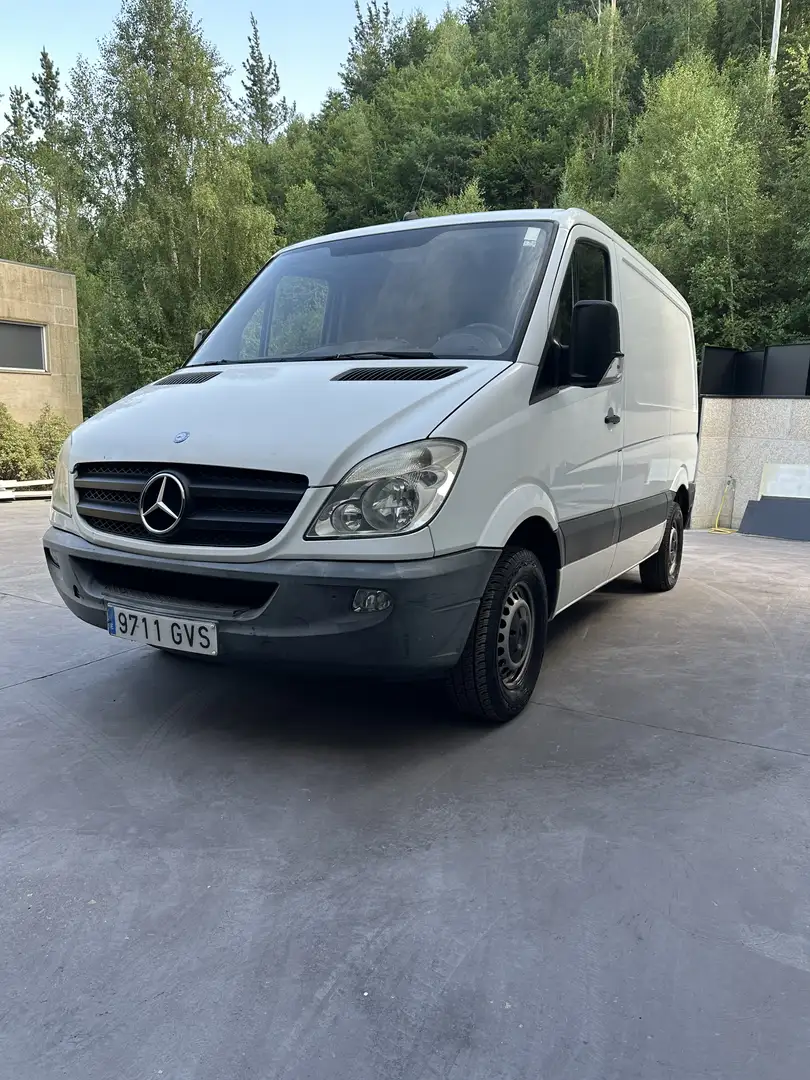 Mercedes-Benz Sprinter Furgón 210CDI Compacto - 1