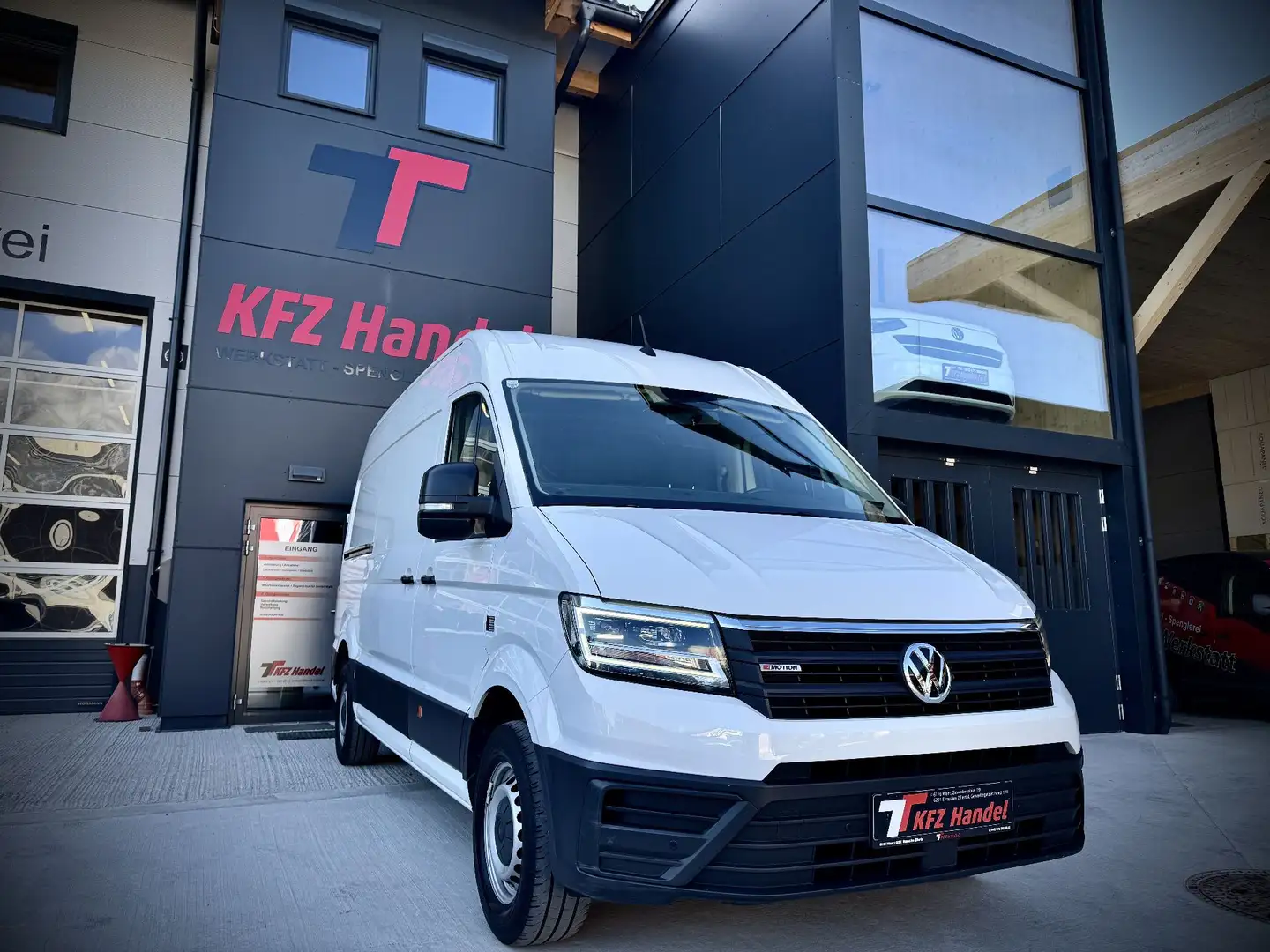 Volkswagen Crafter 2.0 TDI 4Motion L3H3 Weiß - 1