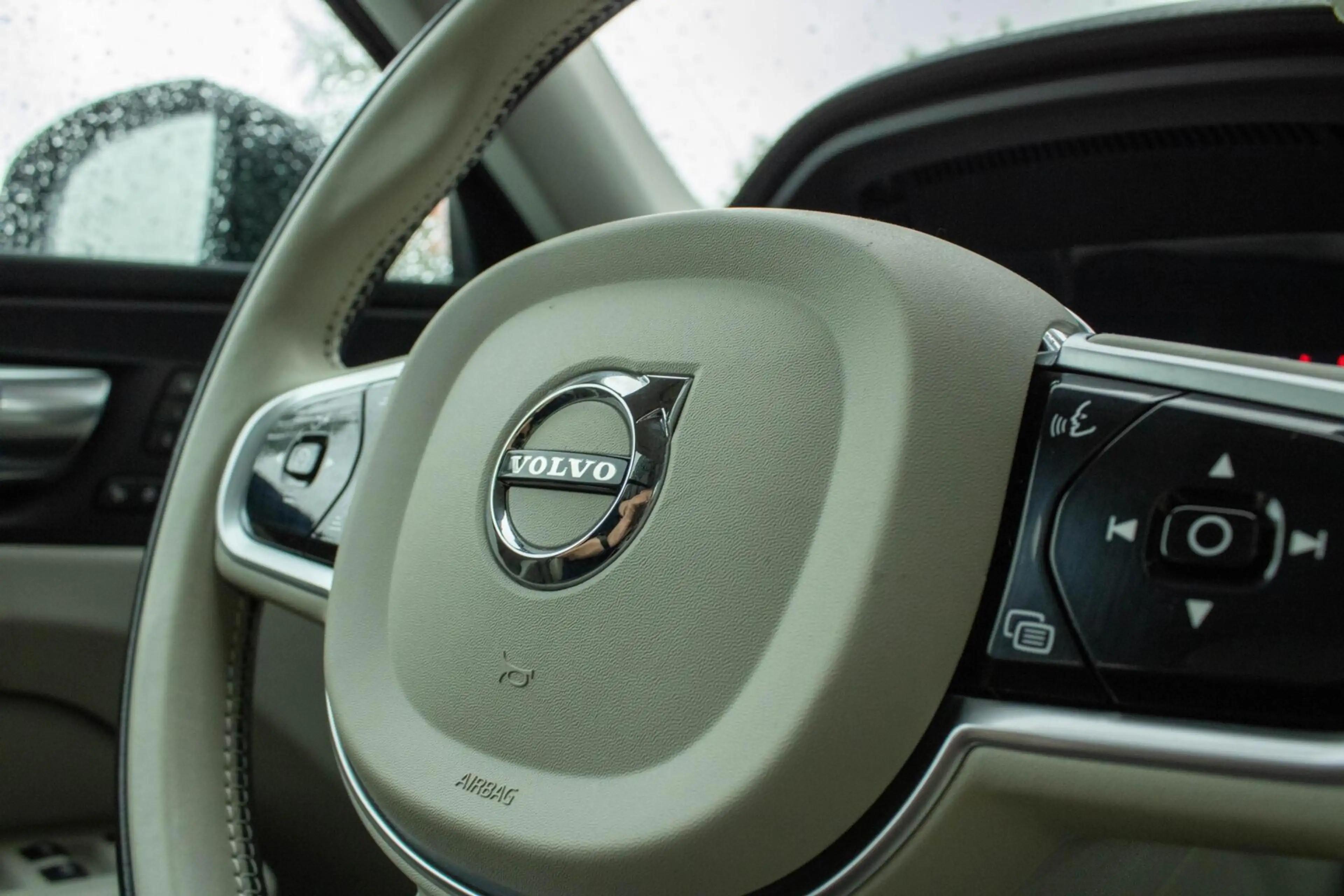 Volvo XC60 2.0 T6 PHEV AWD Inscription|ACC|Memory|Camera — photo 19