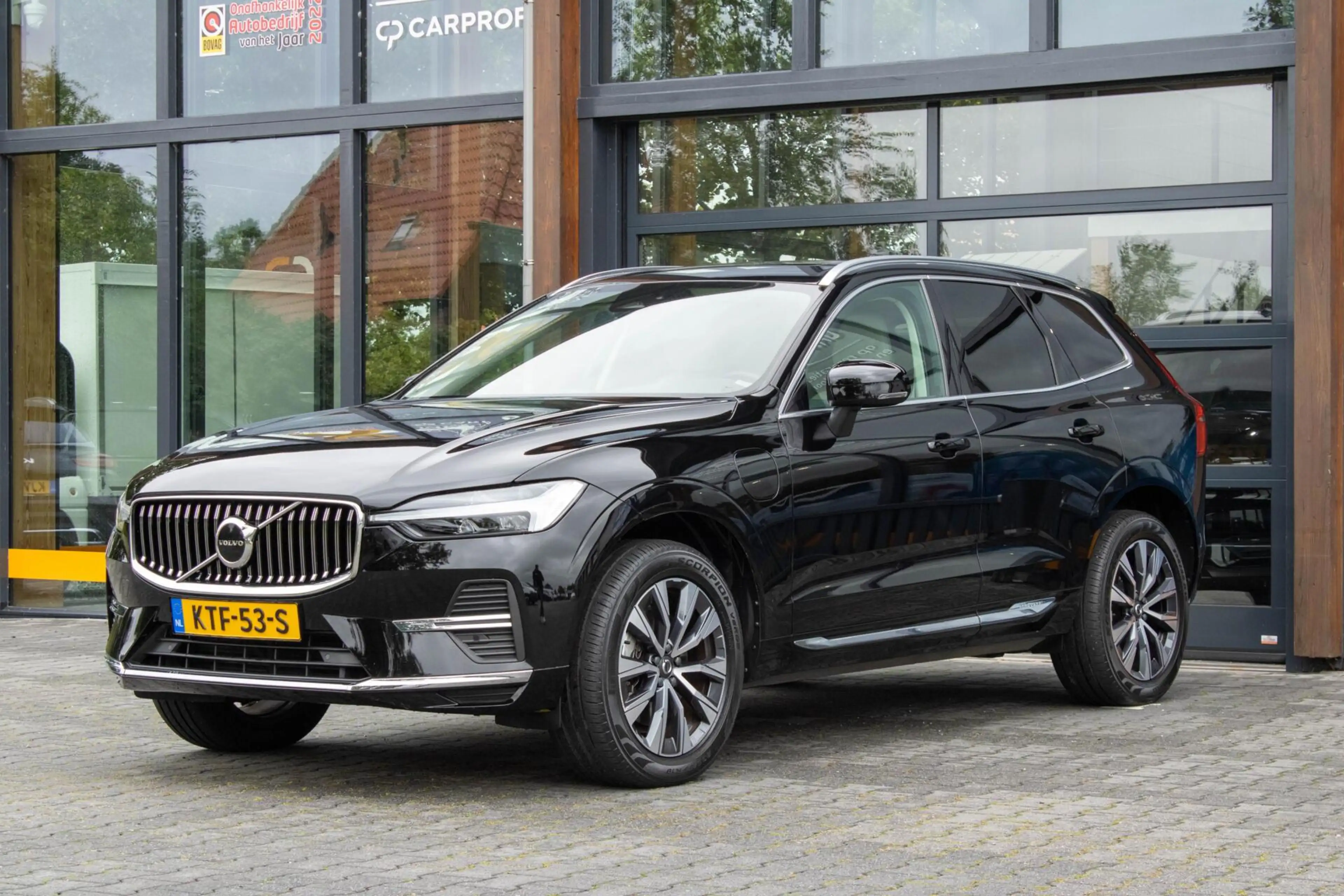 Volvo XC60 2.0 T6 PHEV AWD Inscription|ACC|Memory|Camera — photo 45