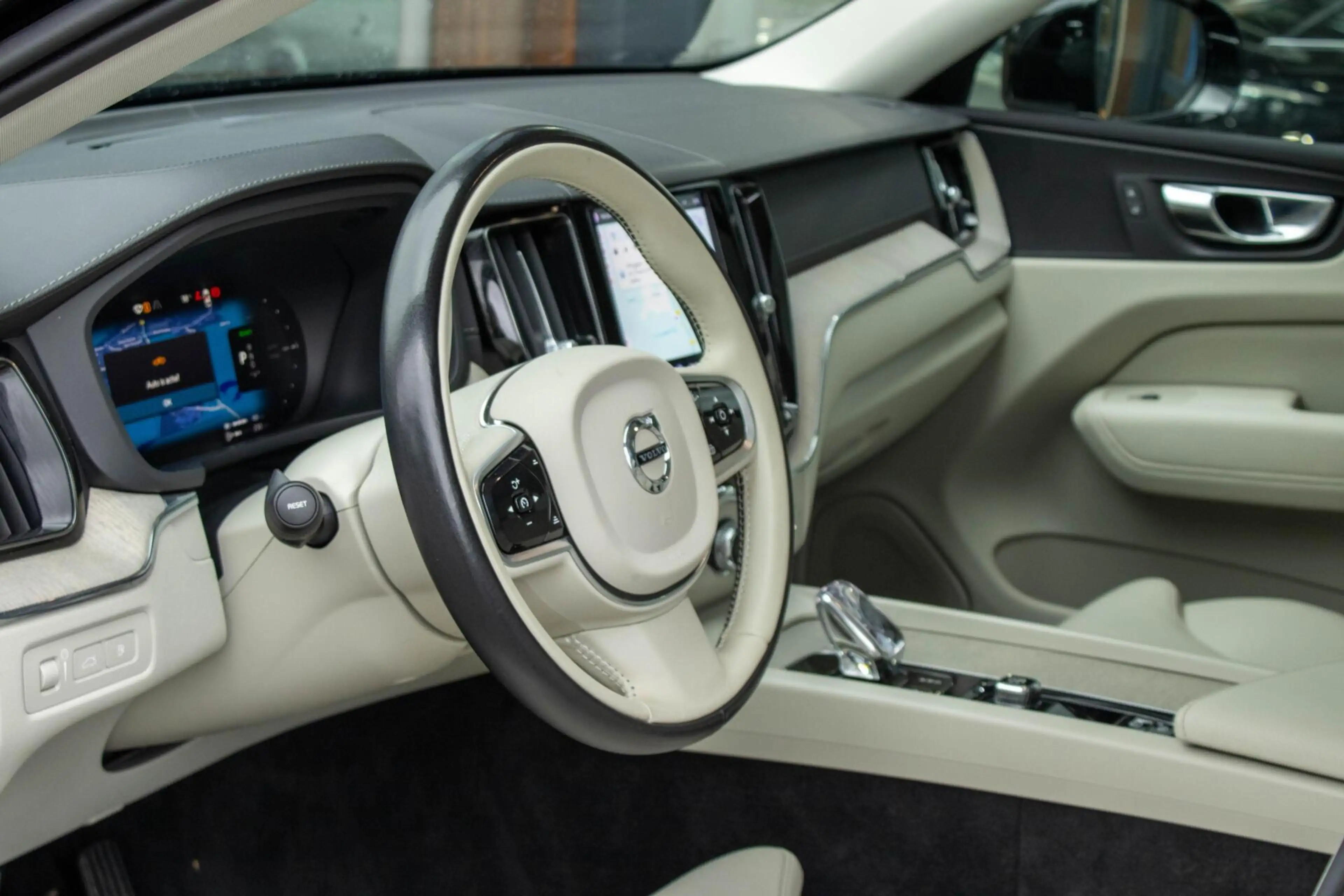 Volvo XC60 2.0 T6 PHEV AWD Inscription|ACC|Memory|Camera — photo 14