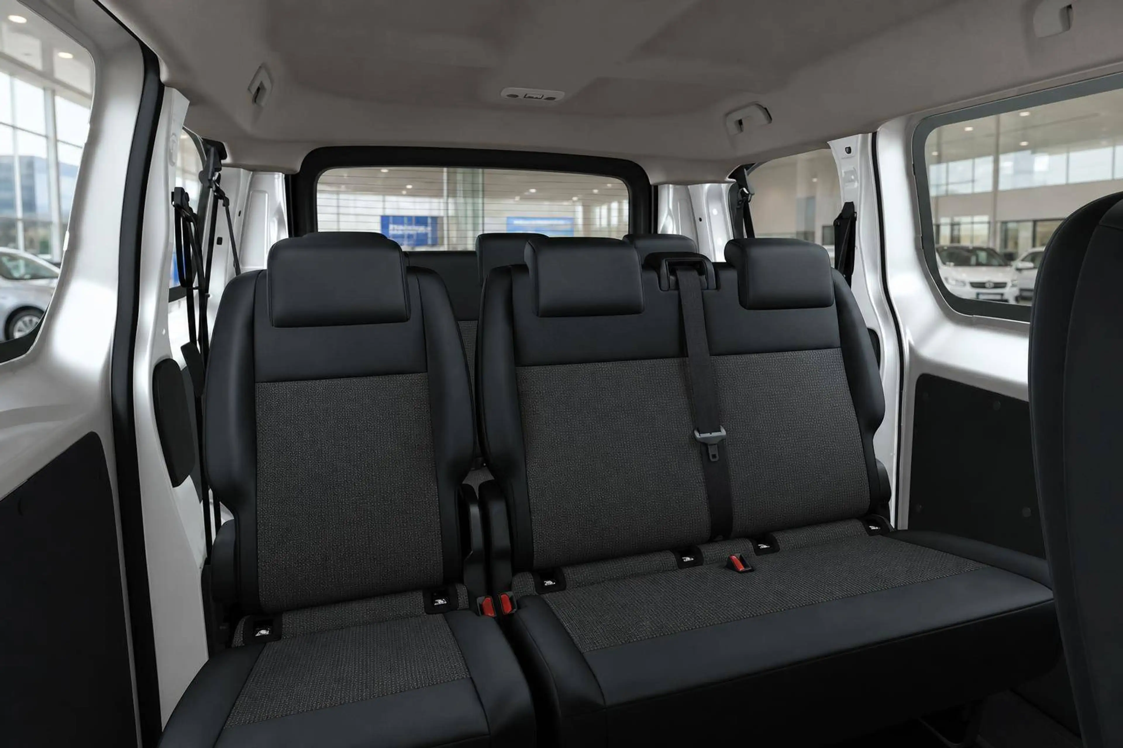 Opel Vivaro-e Electric Combi M 42 Kw/h Nachlass 28%* 9-Sitze — photo 9