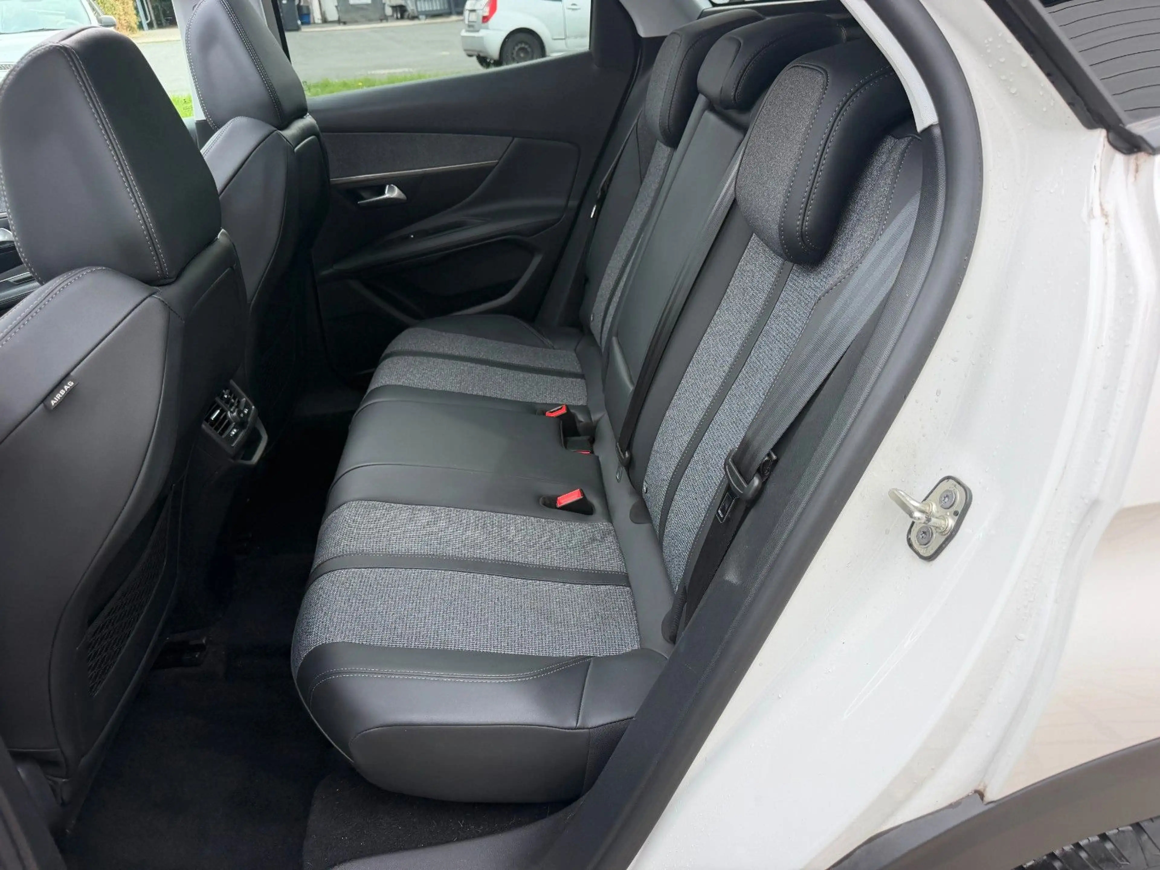 Peugeot 3008 Allure Business*PANO*KAMERA*LED SCHEINWERF* — photo 11