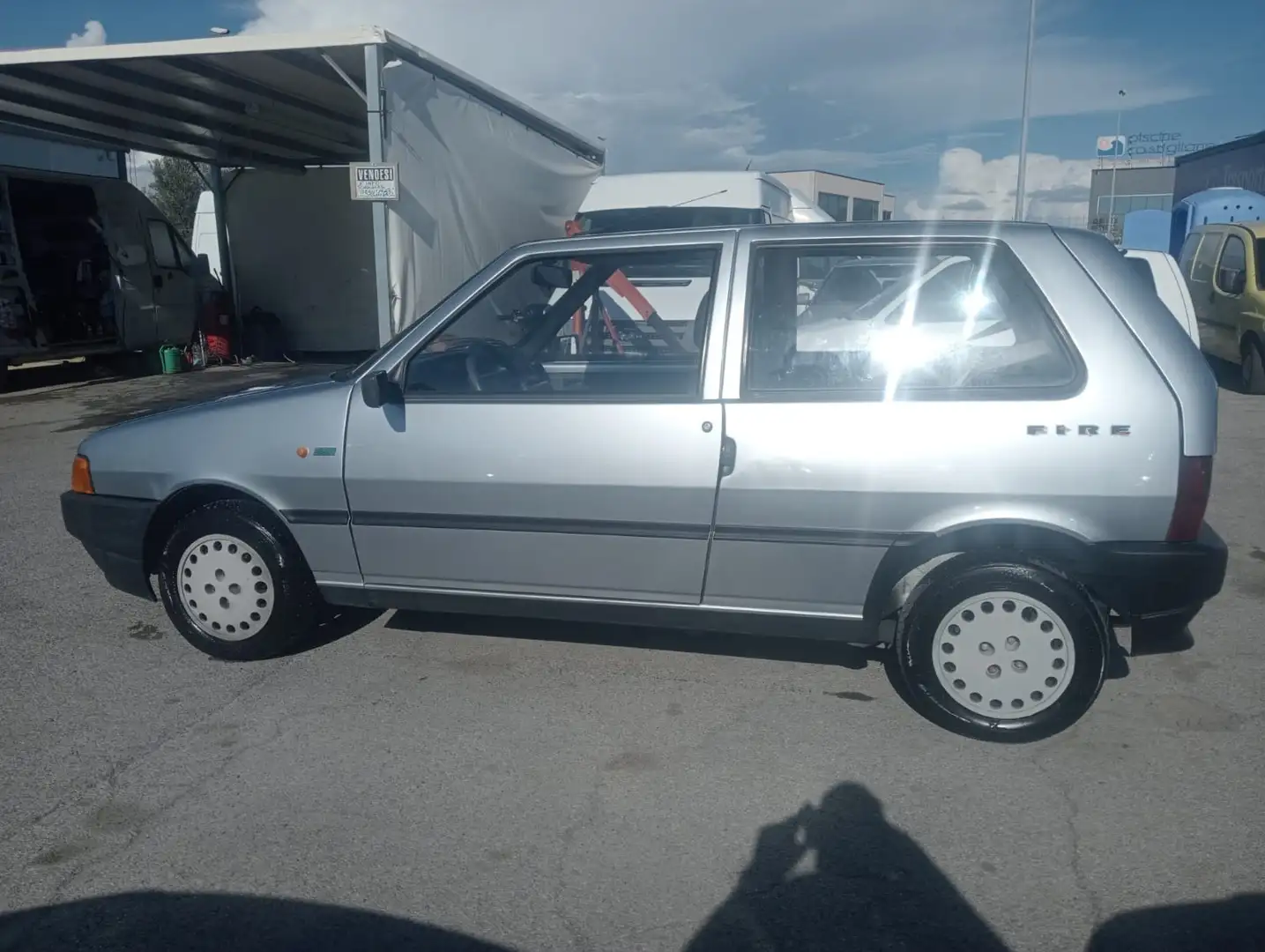 Fiat Uno Gris - 1